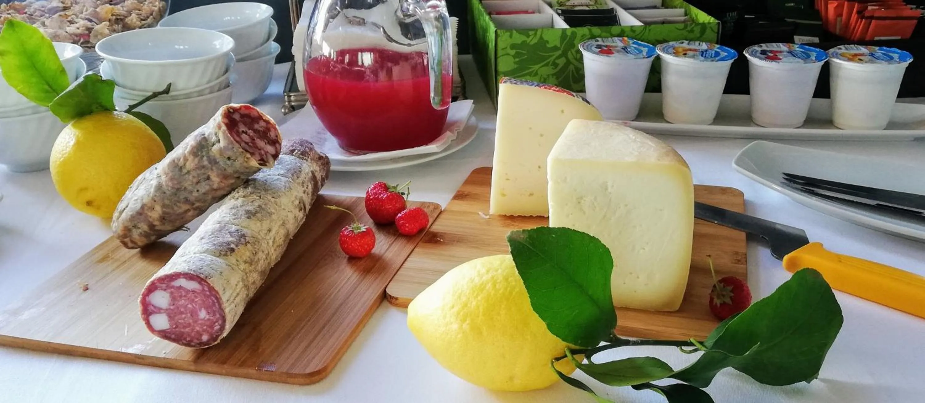 Buffet breakfast in Hotel & Ristorante degli Angeli