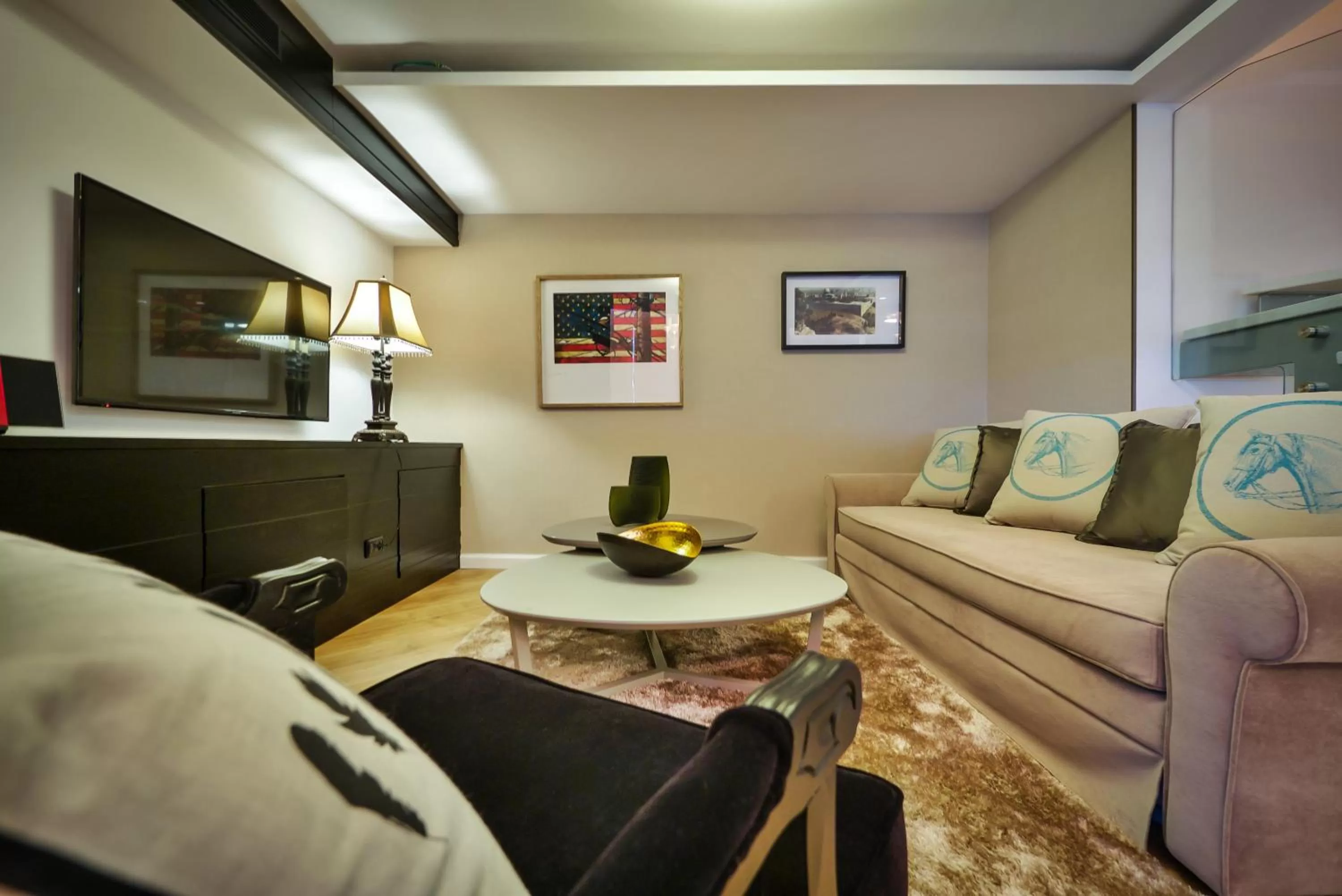 Banquet/Function facilities in 21st Floor Hotel