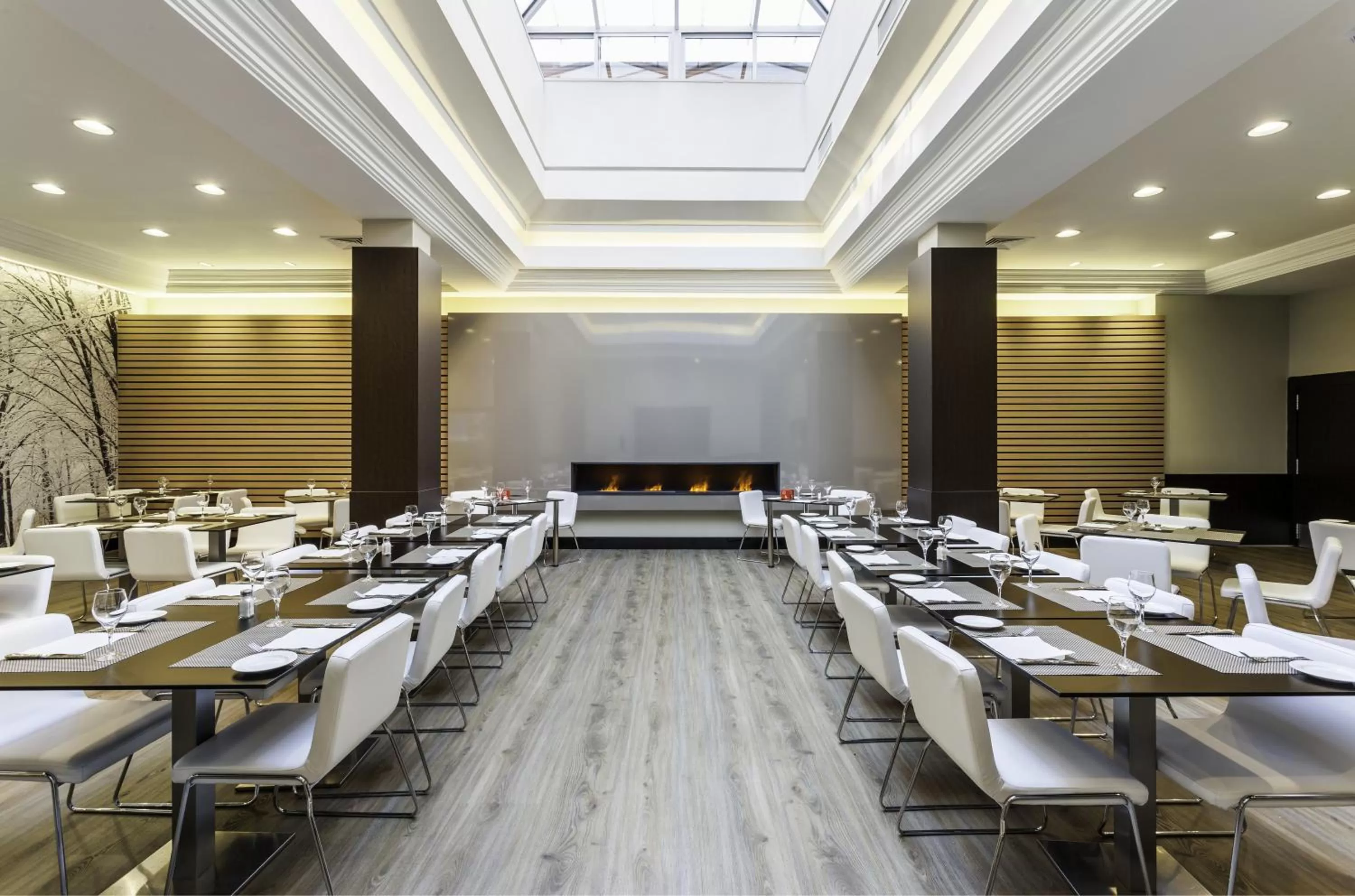 Restaurant/places to eat in Ilunion Suites Madrid