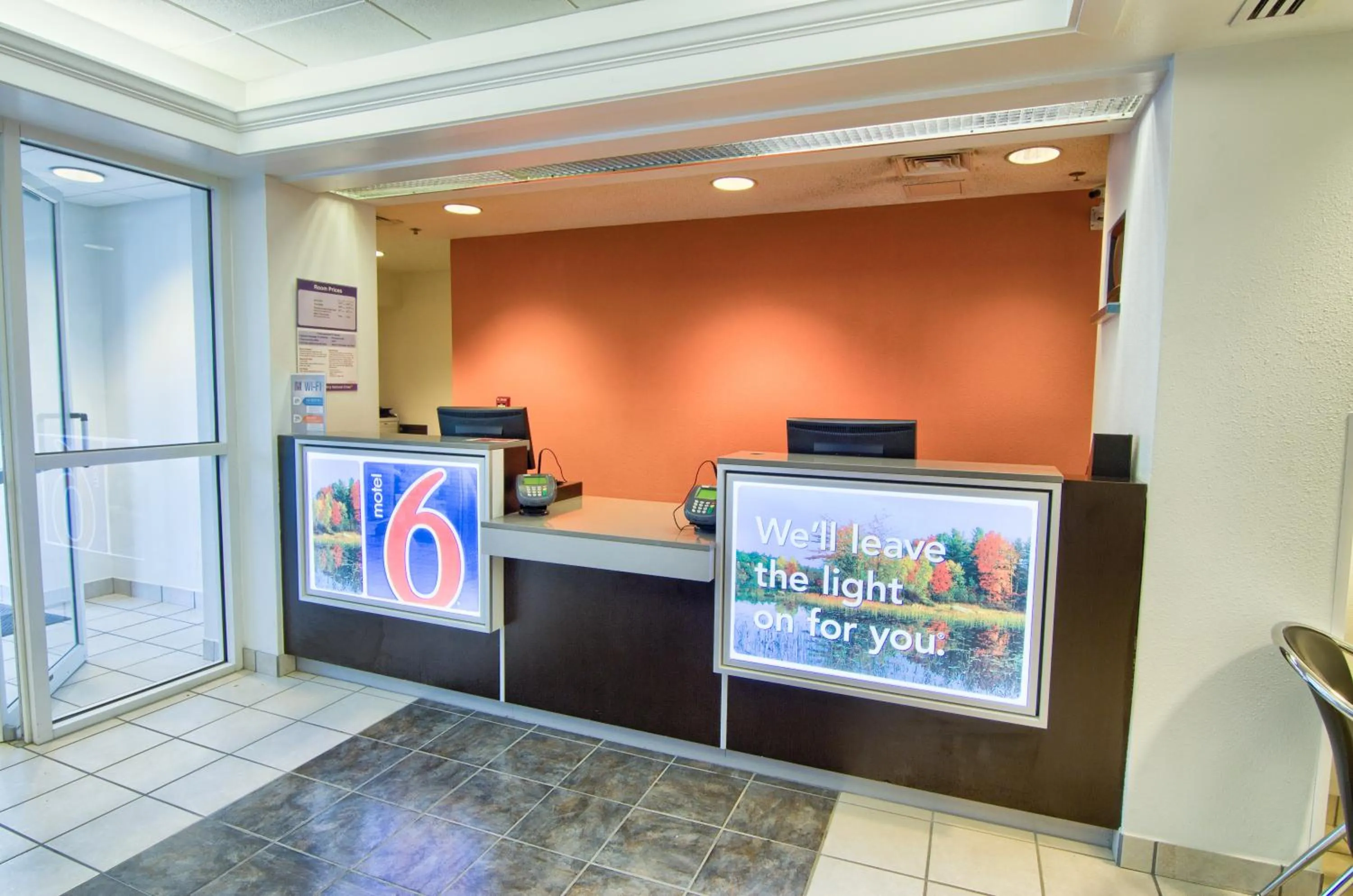 Lobby or reception in Motel 6-Portsmouth, NH