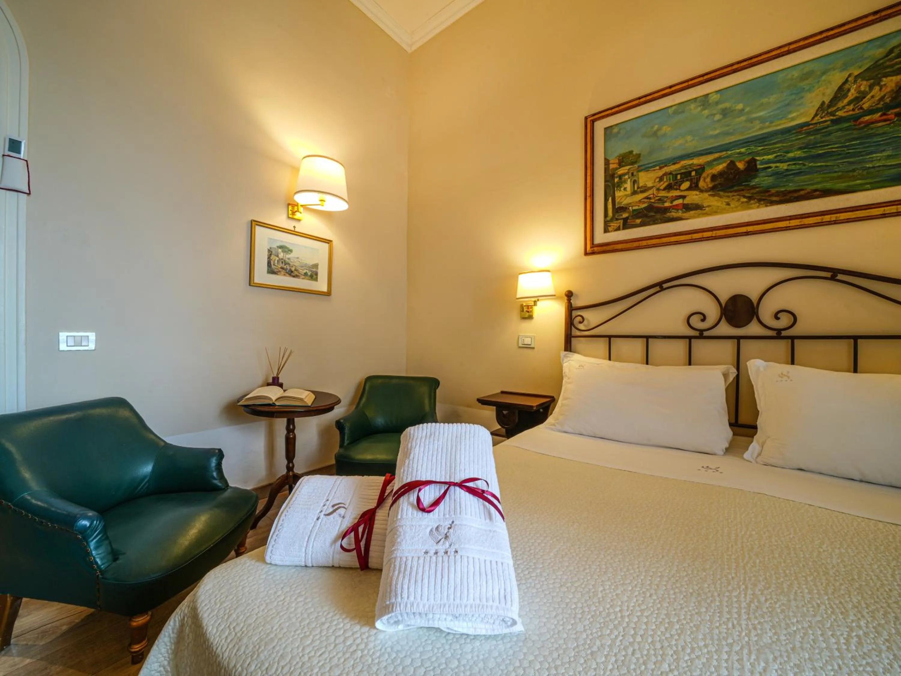 Bed in Hotel Scapolatiello