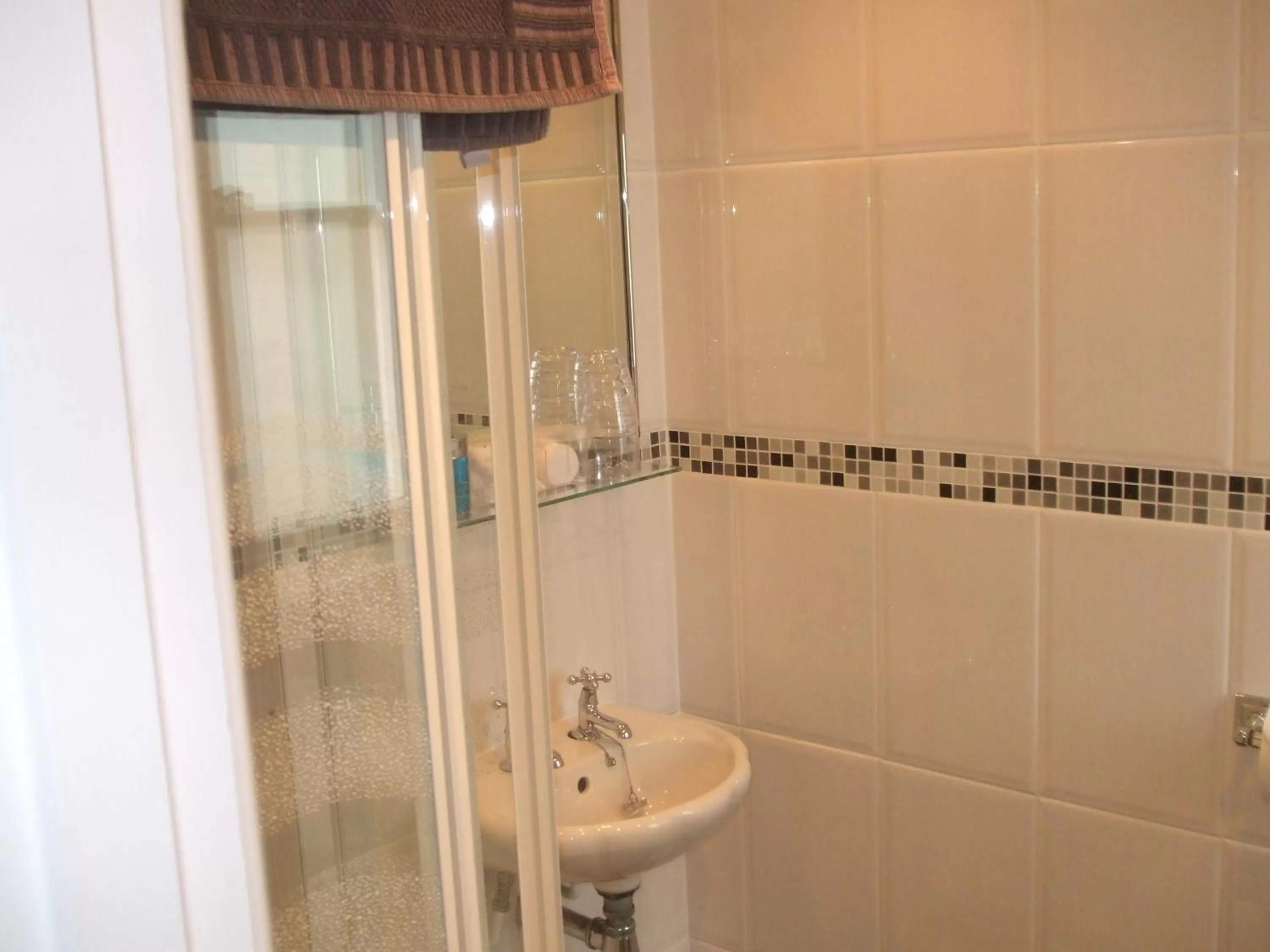 Bathroom in Chiverton House Guest Accommodation