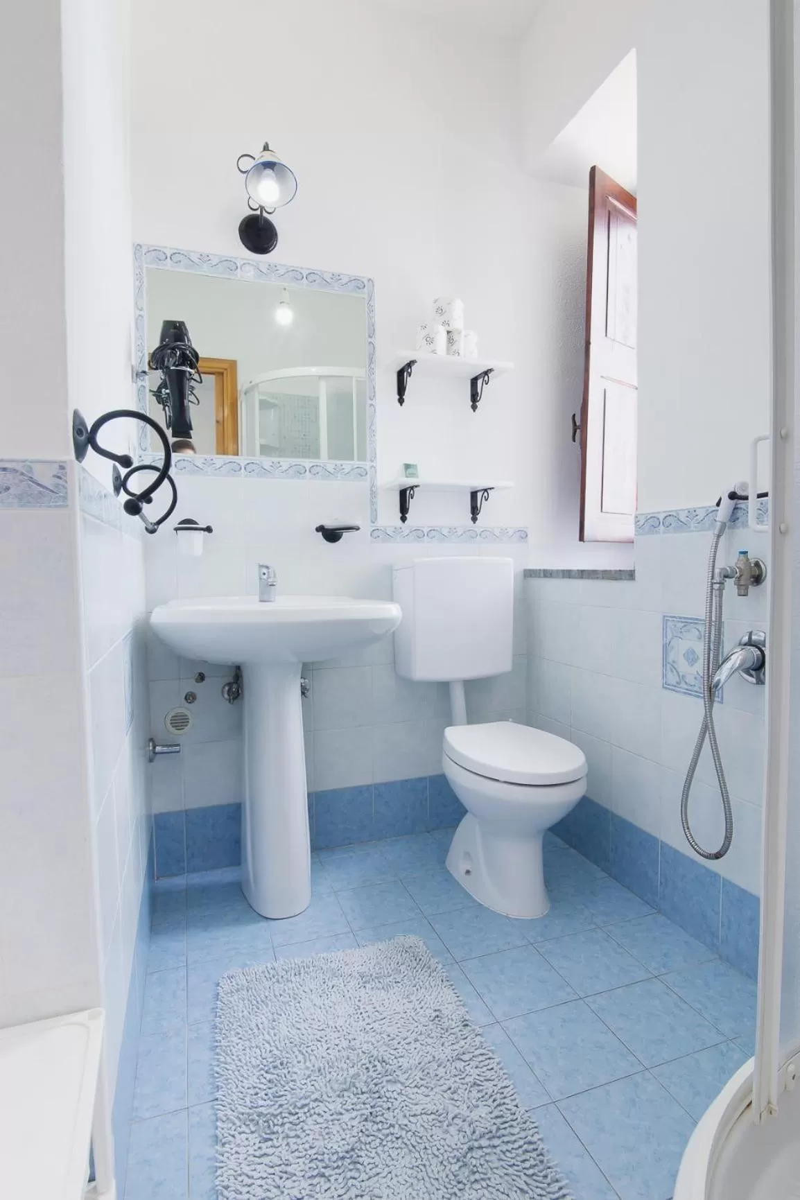 Toilet in Lo Nardo Accommodation