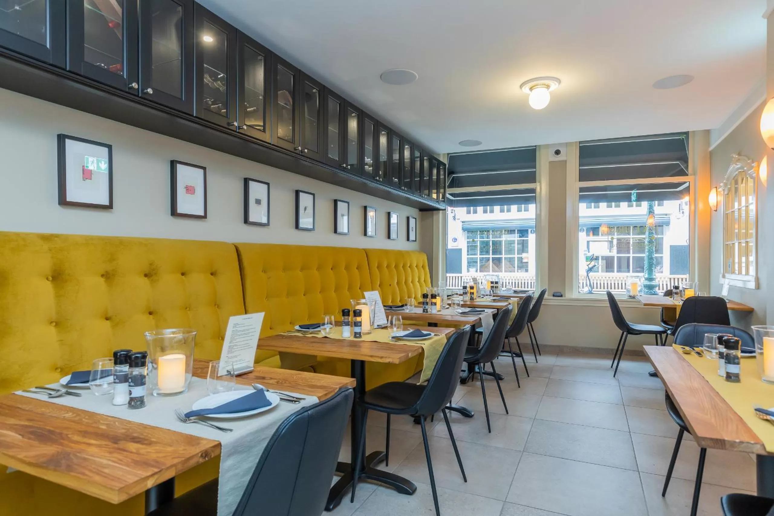 Restaurant/places to eat in ExLibris Boutique Hotel