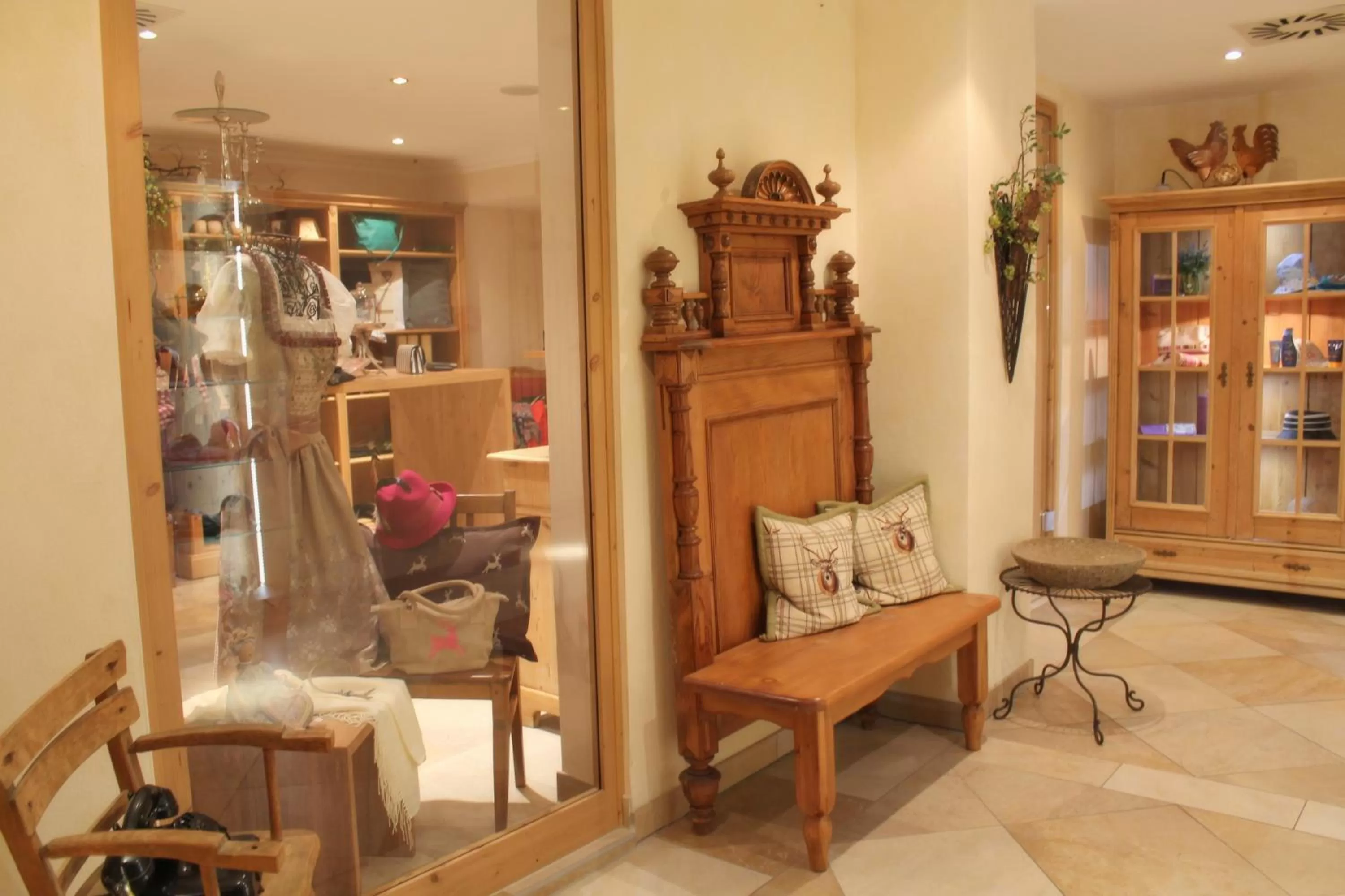 On-site shops in Garden & SPA Hotel Das Götzfried