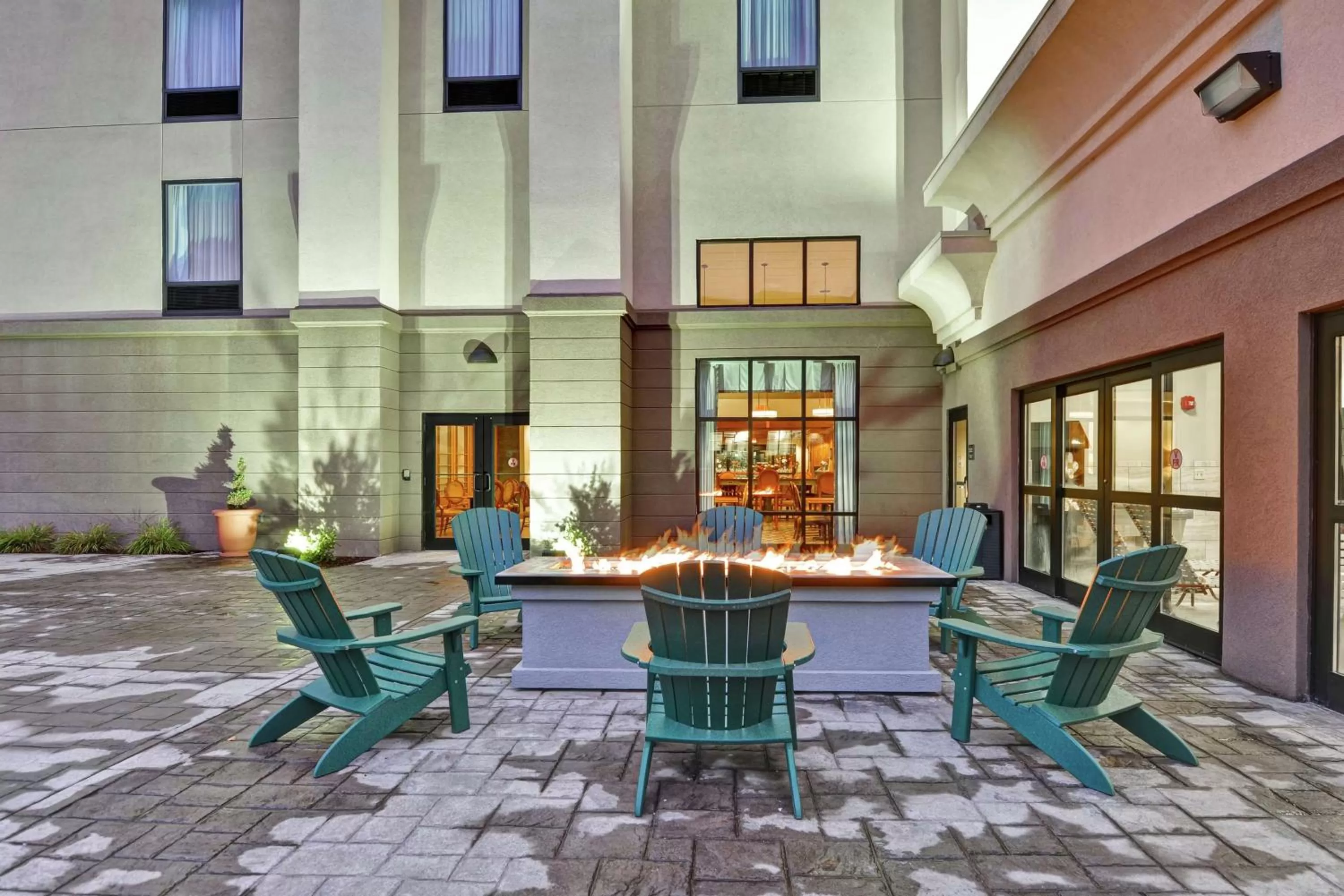 Patio in Hampton Inn and Suites New Hartford/Utica
