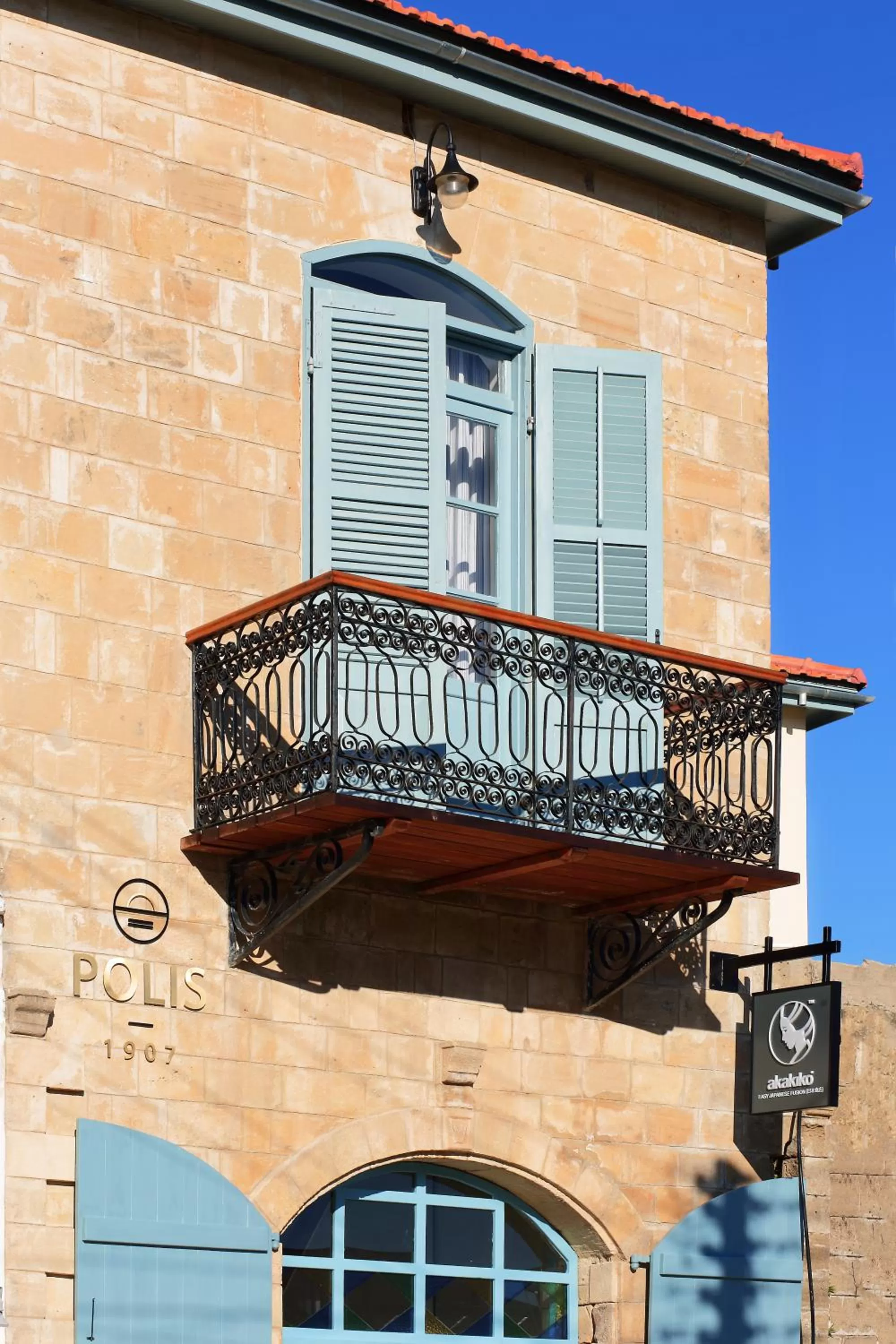 Facade/entrance in Polis 1907 by Louis Hotels