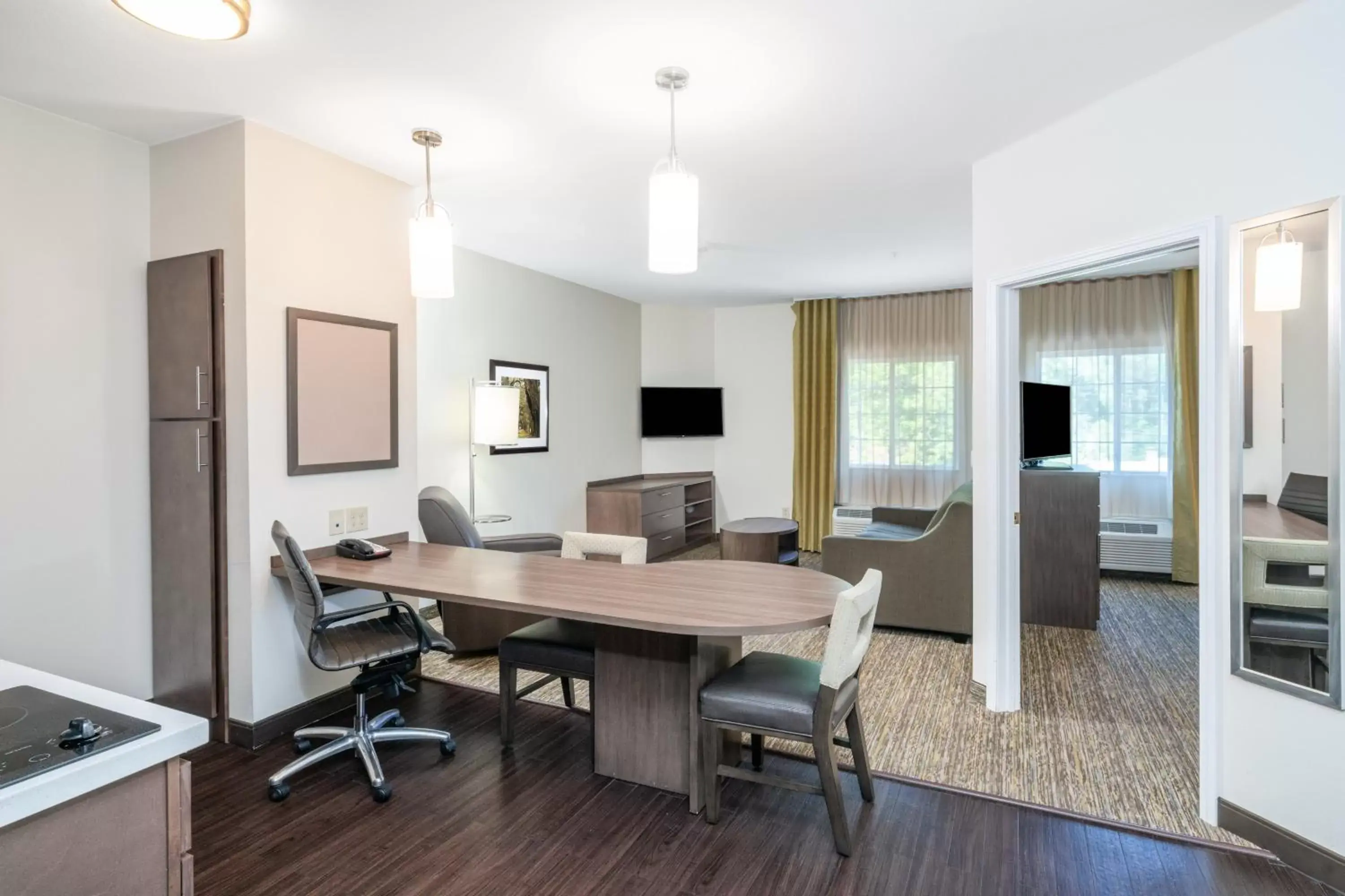 One-Bedroom King Suite in Candlewood Suites Auburn by IHG One-Bedroom King Suite in Candlewood Suites Auburn by IHG