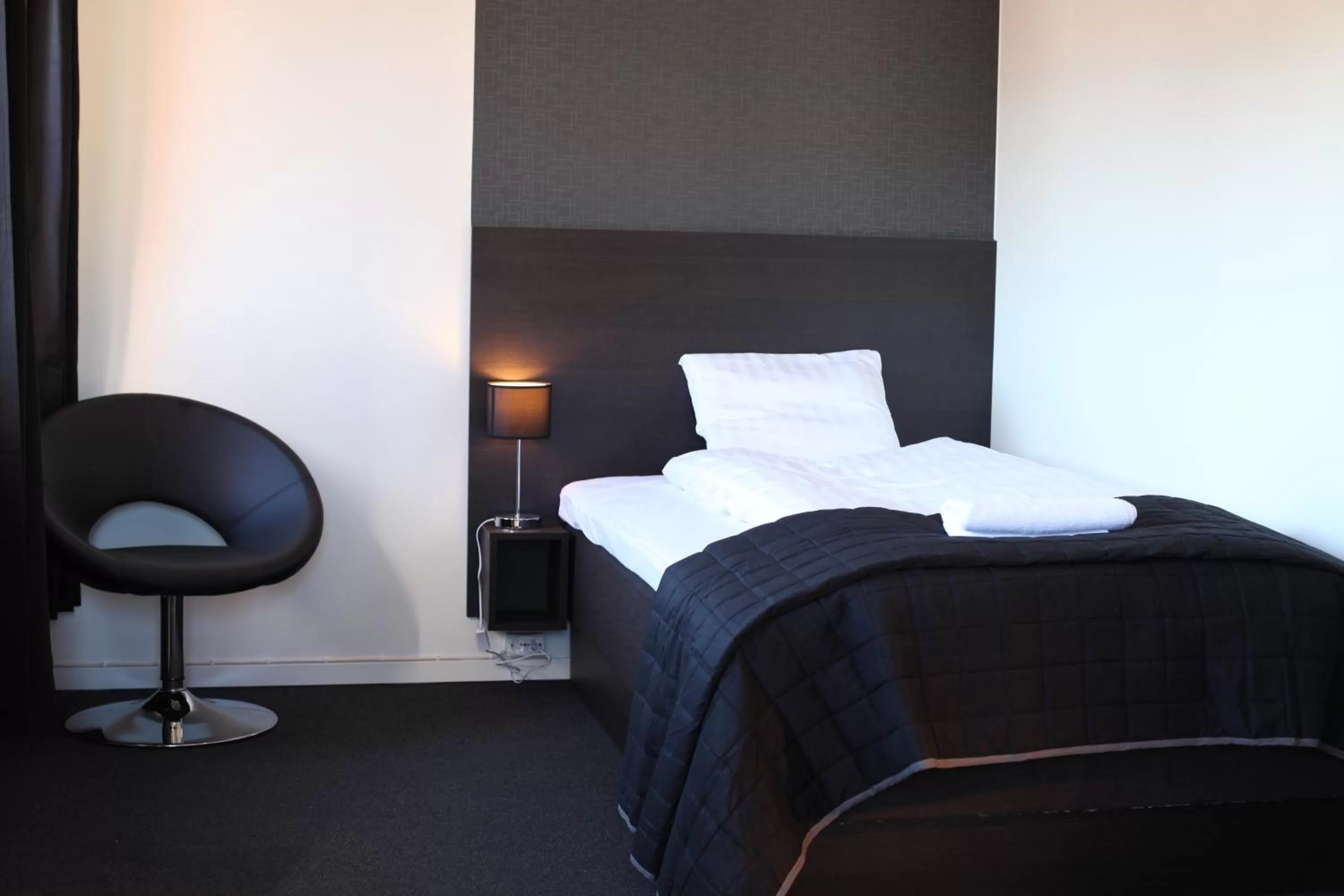 Bedroom, Bed in Nacka Stadshotell