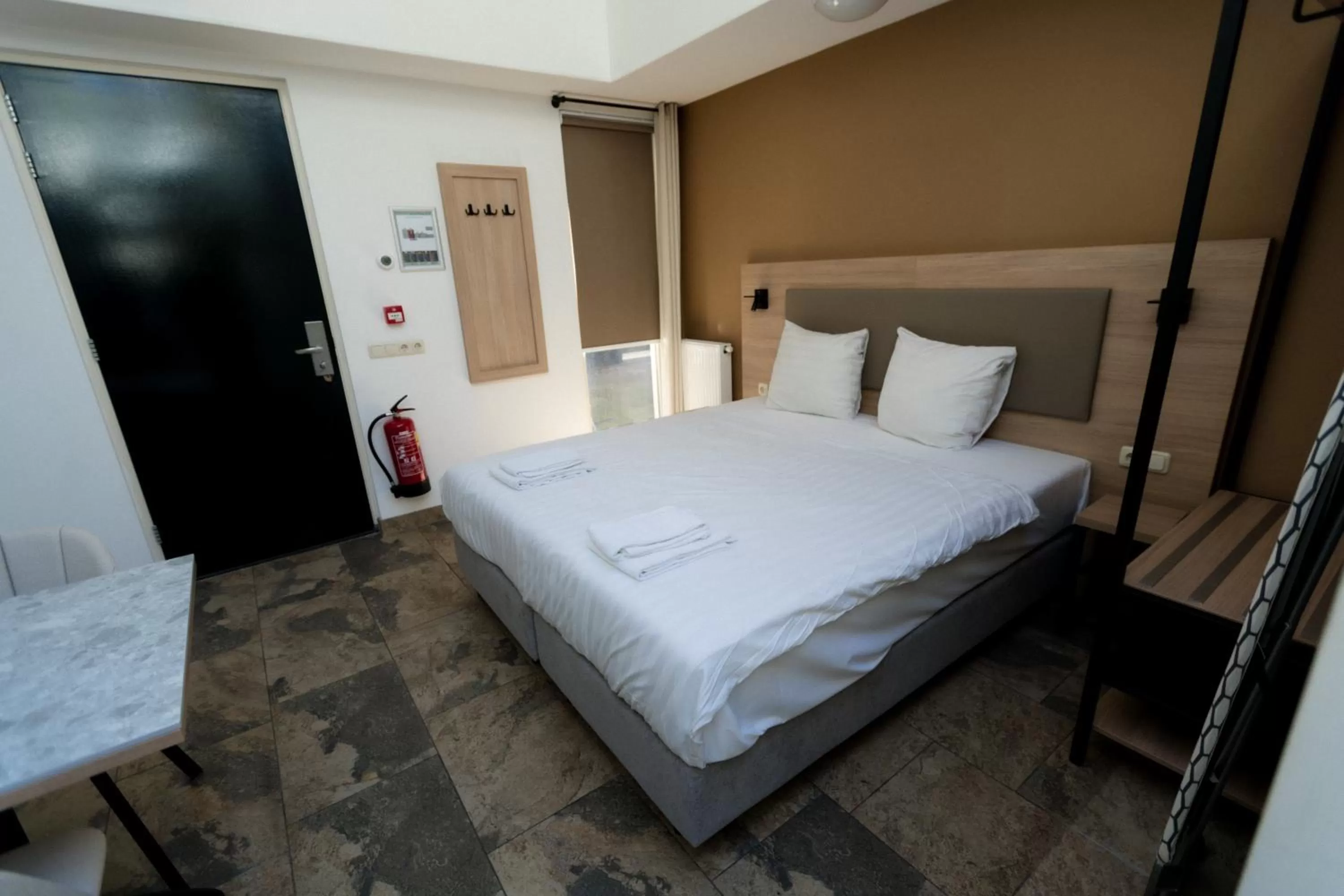 Bedroom, Bed in Plantage Garden Apartments