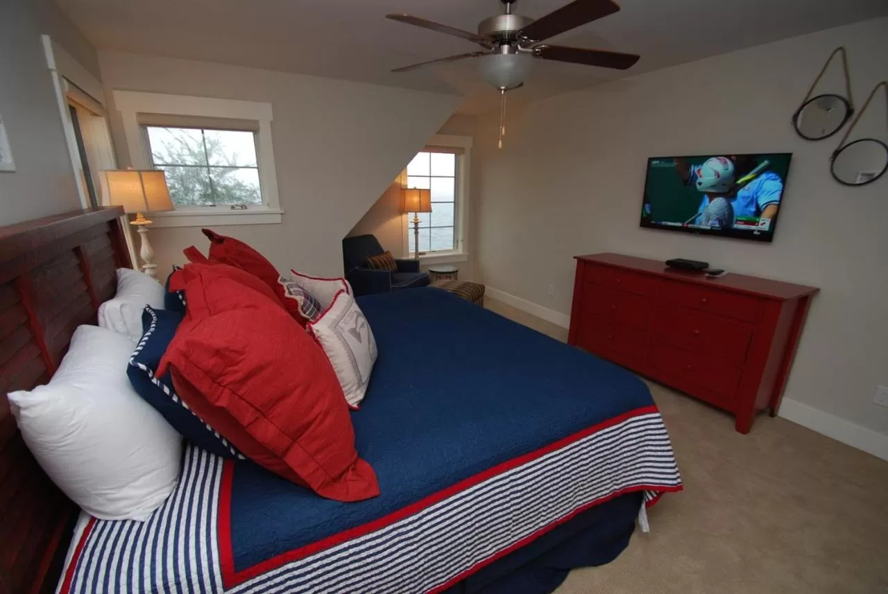 Bed in Quarterdeck Resort