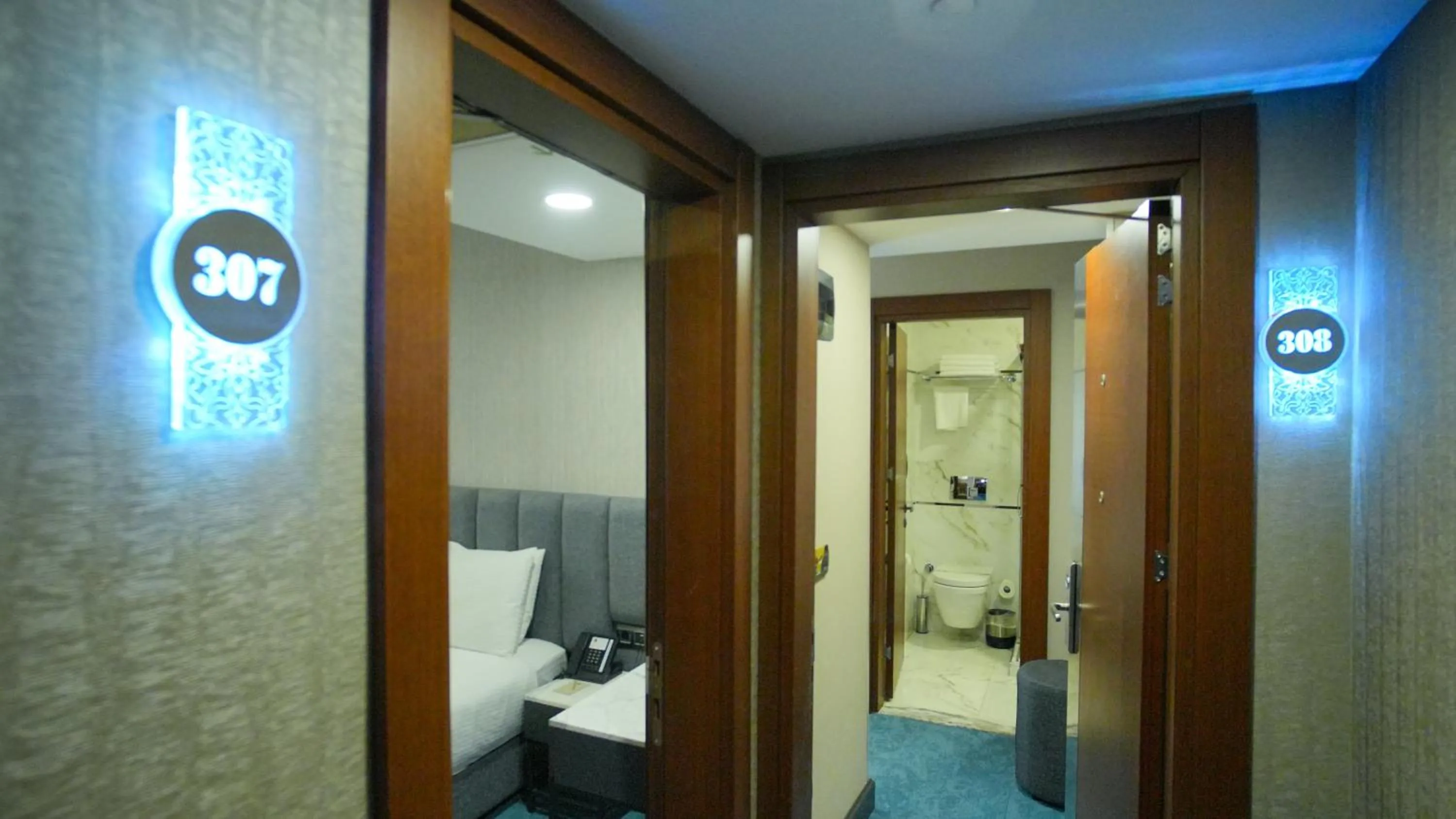 Photo of the whole room in Dosso Dossi Hotels Old City