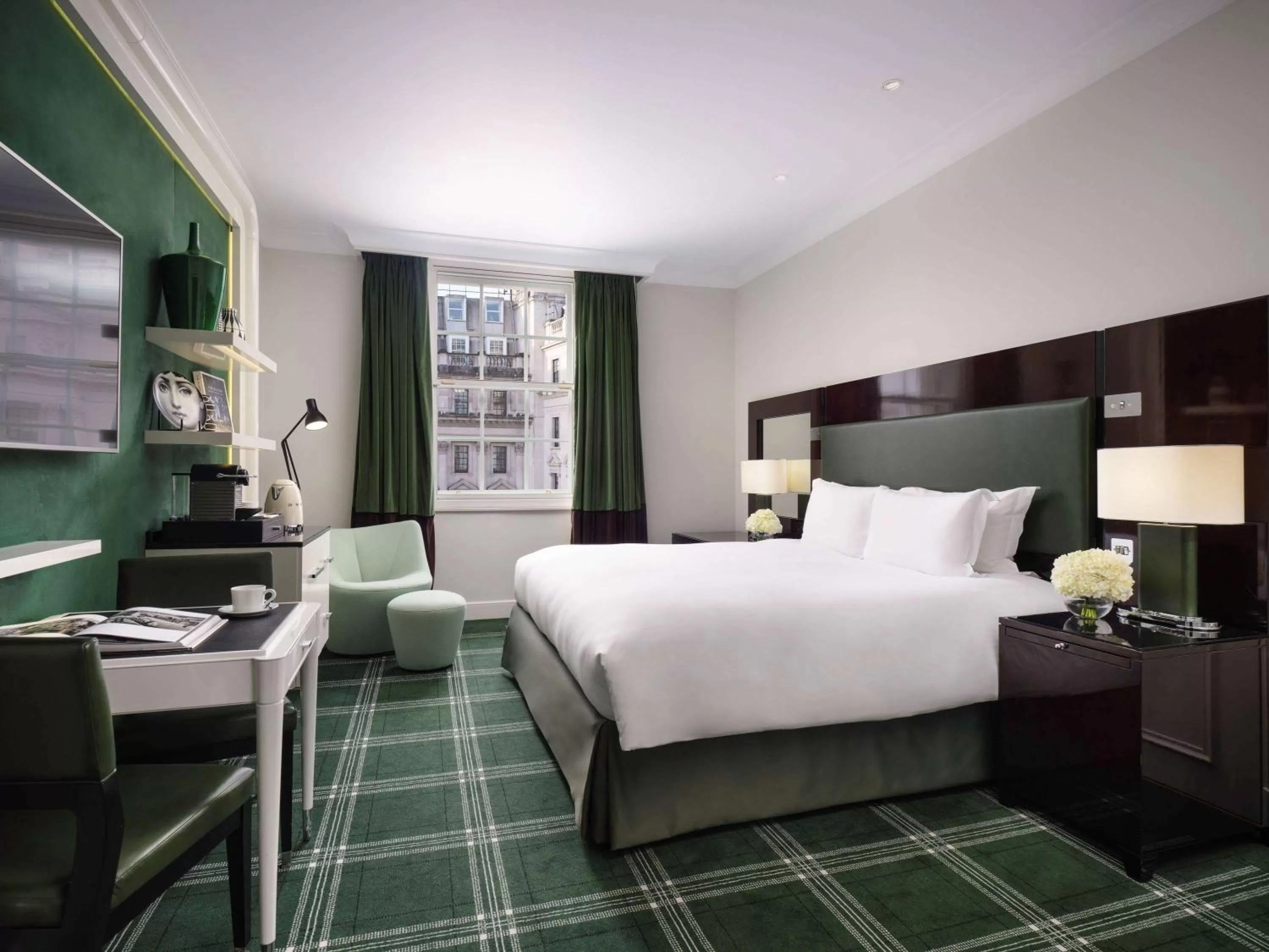 Premium Luxury King Room with Waterloo Place or Pall Mall View in Sofitel London St James