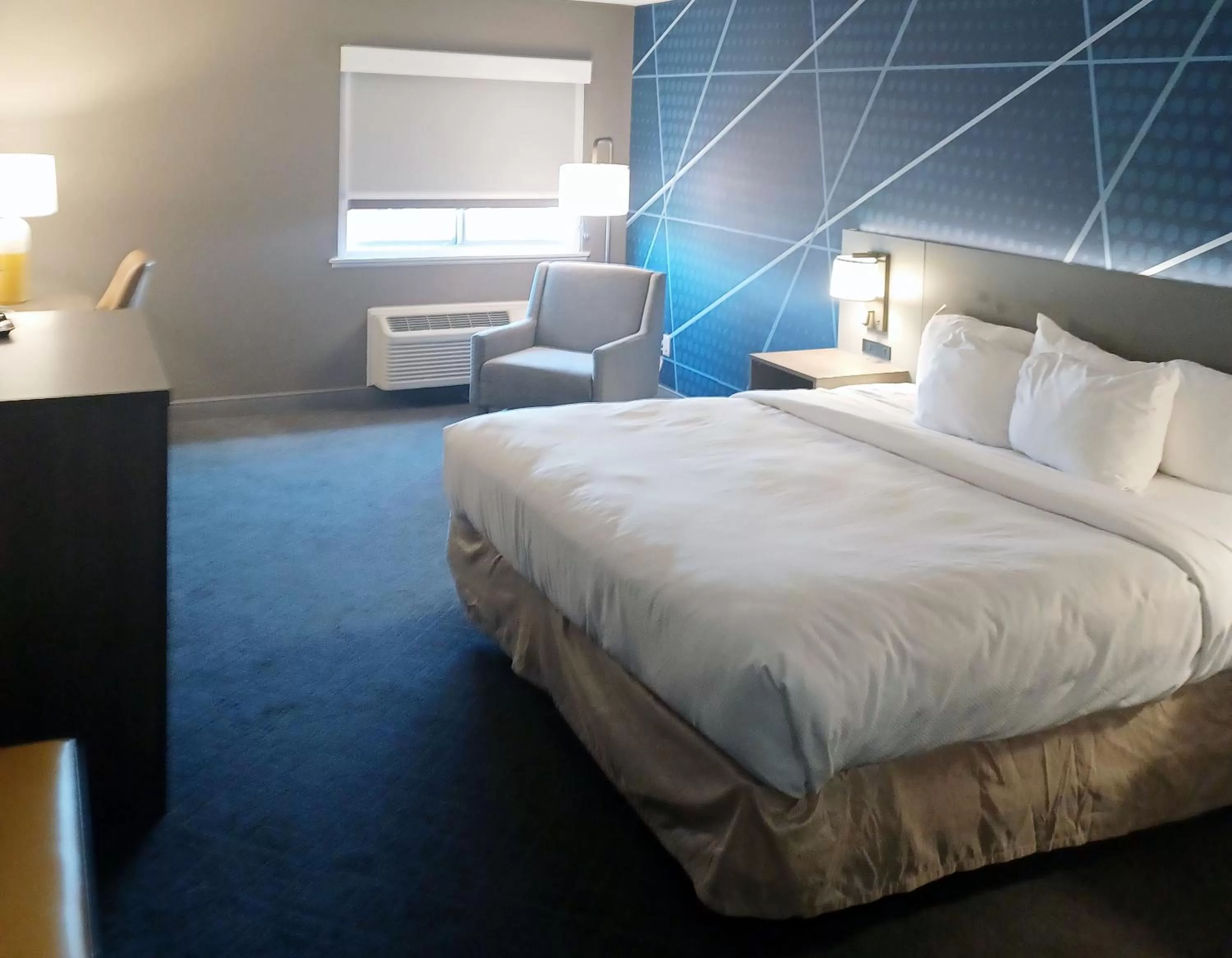 Bed in Comfort Inn Edinburgh - Columbus