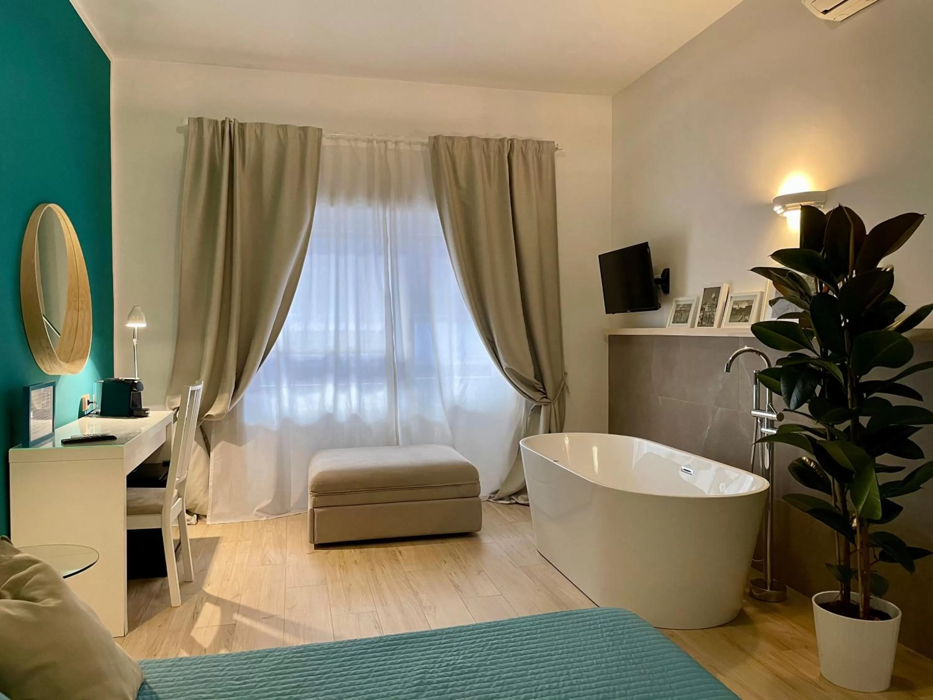 Bed in Le Coq Suites