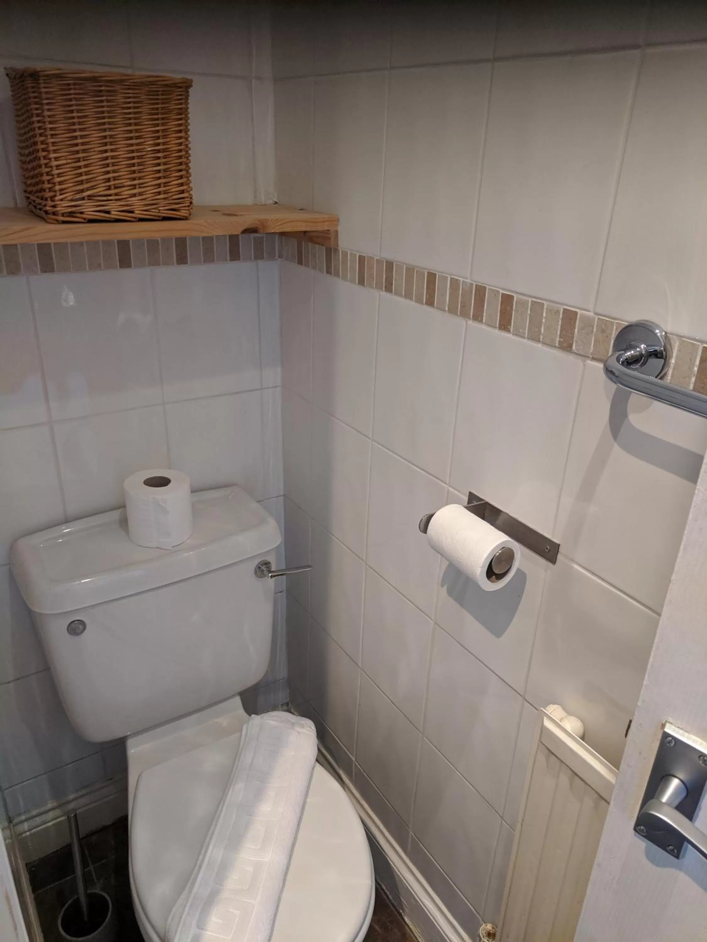 Bathroom in 1 Park Road