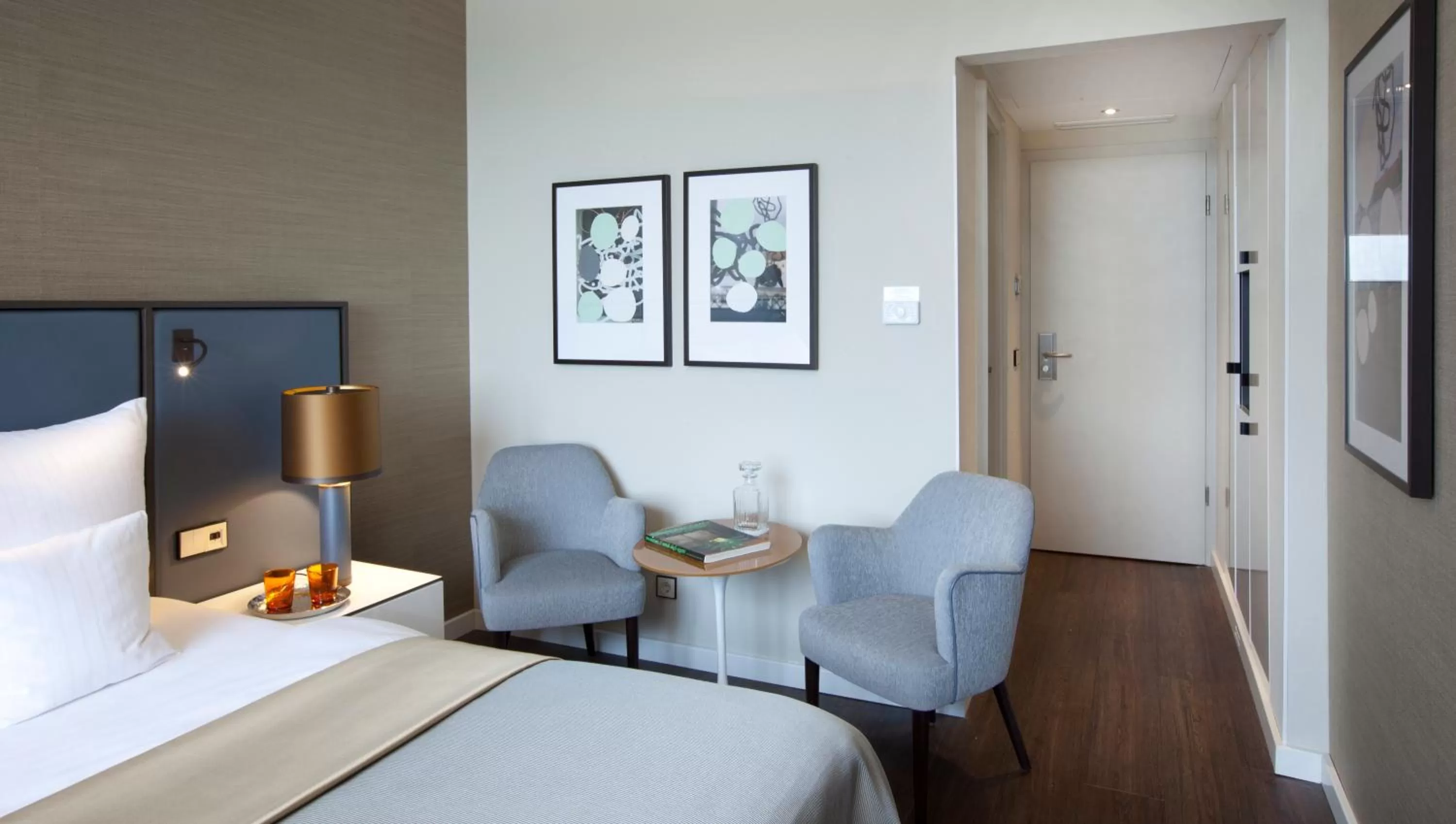 Photo of the whole room, Bed in AMERON Bonn Hotel Königshof