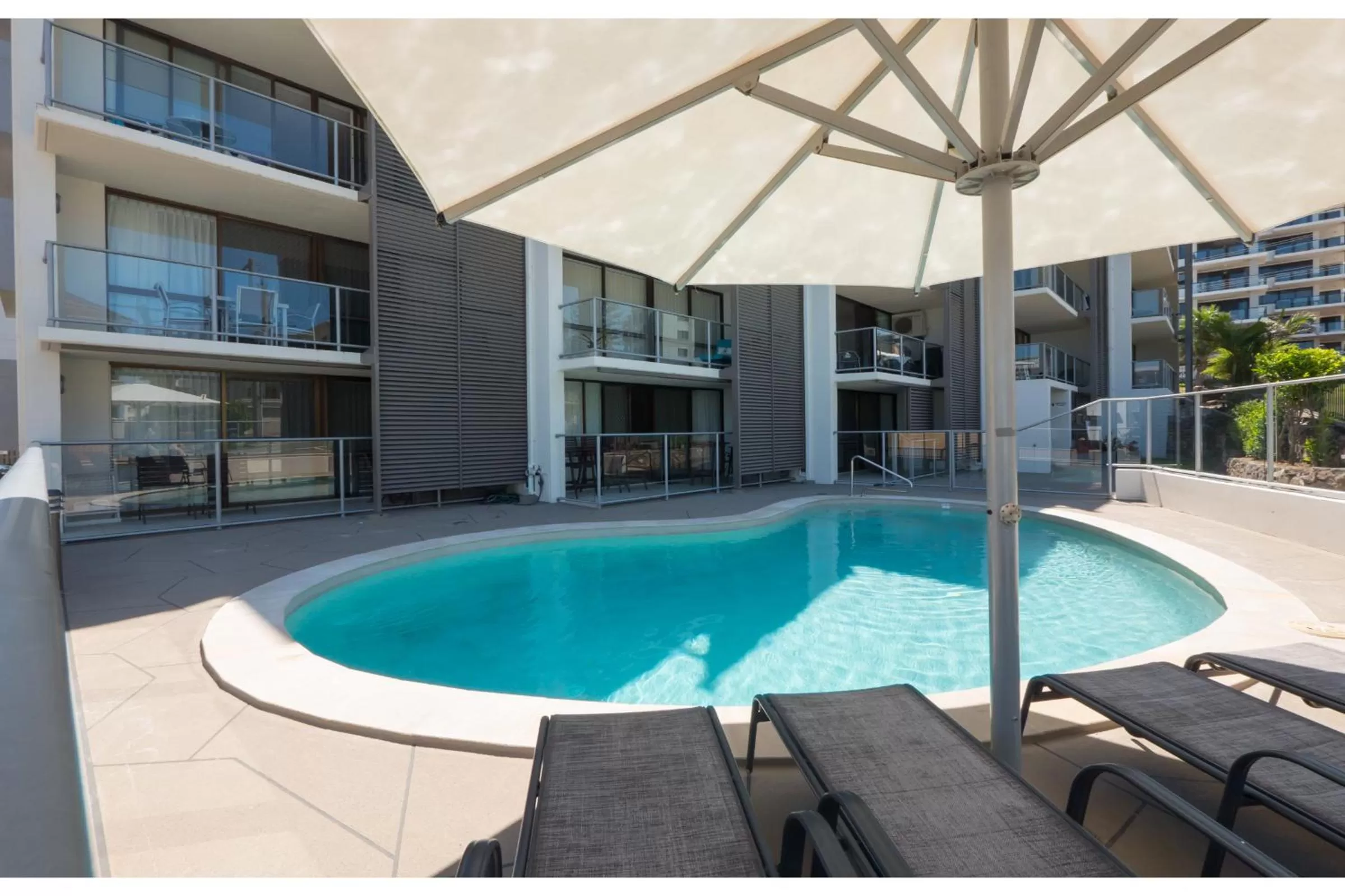 Pool view in Merrima Court Holidays