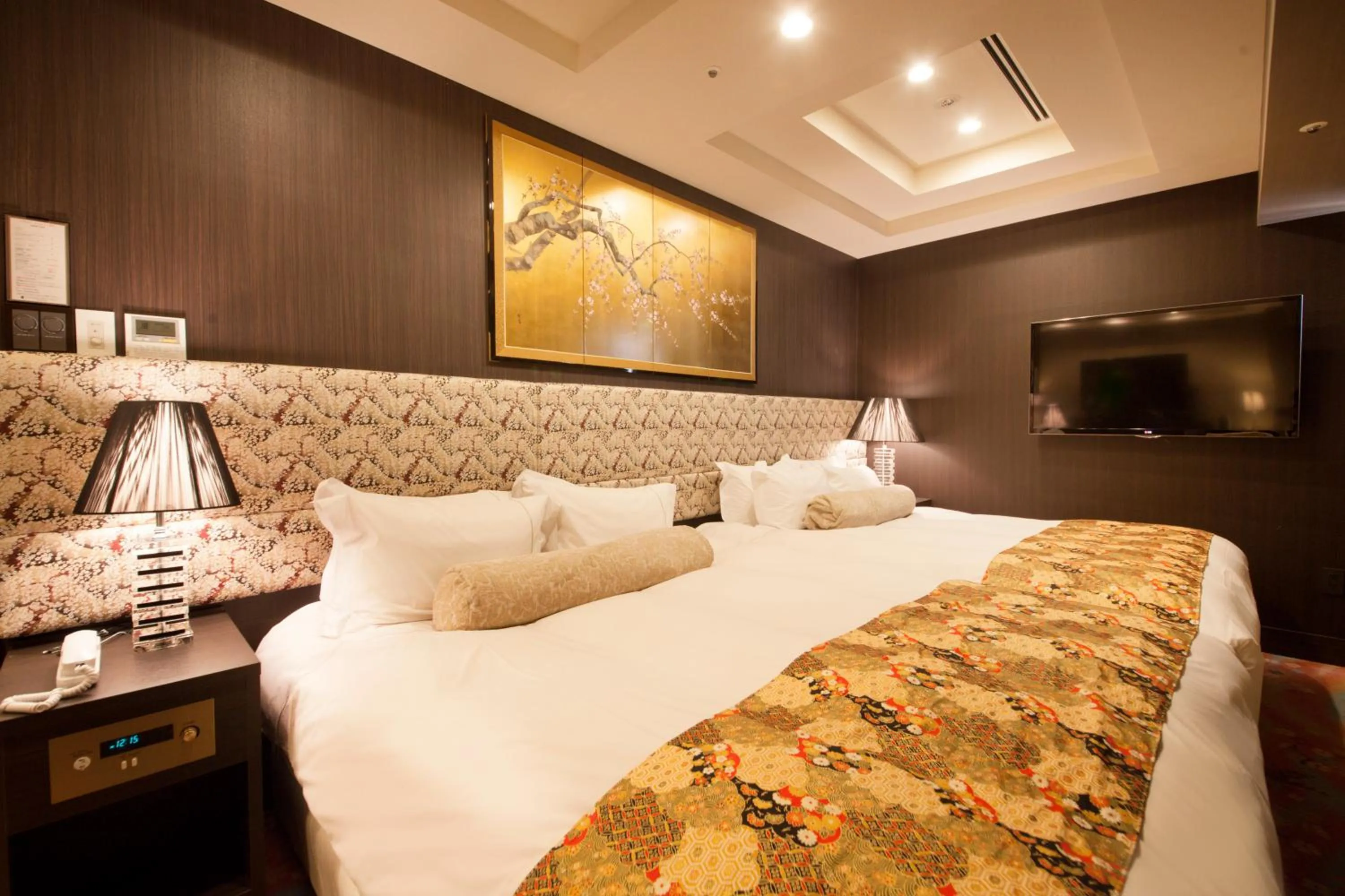 Bedroom, Bed in Centurion Hotel Grand Akasakamitsuke Station