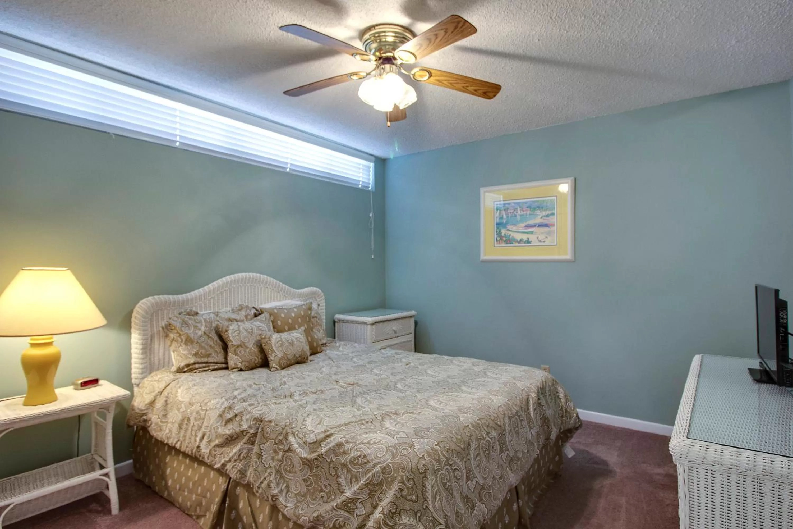 Bed in Gulf Gate 410