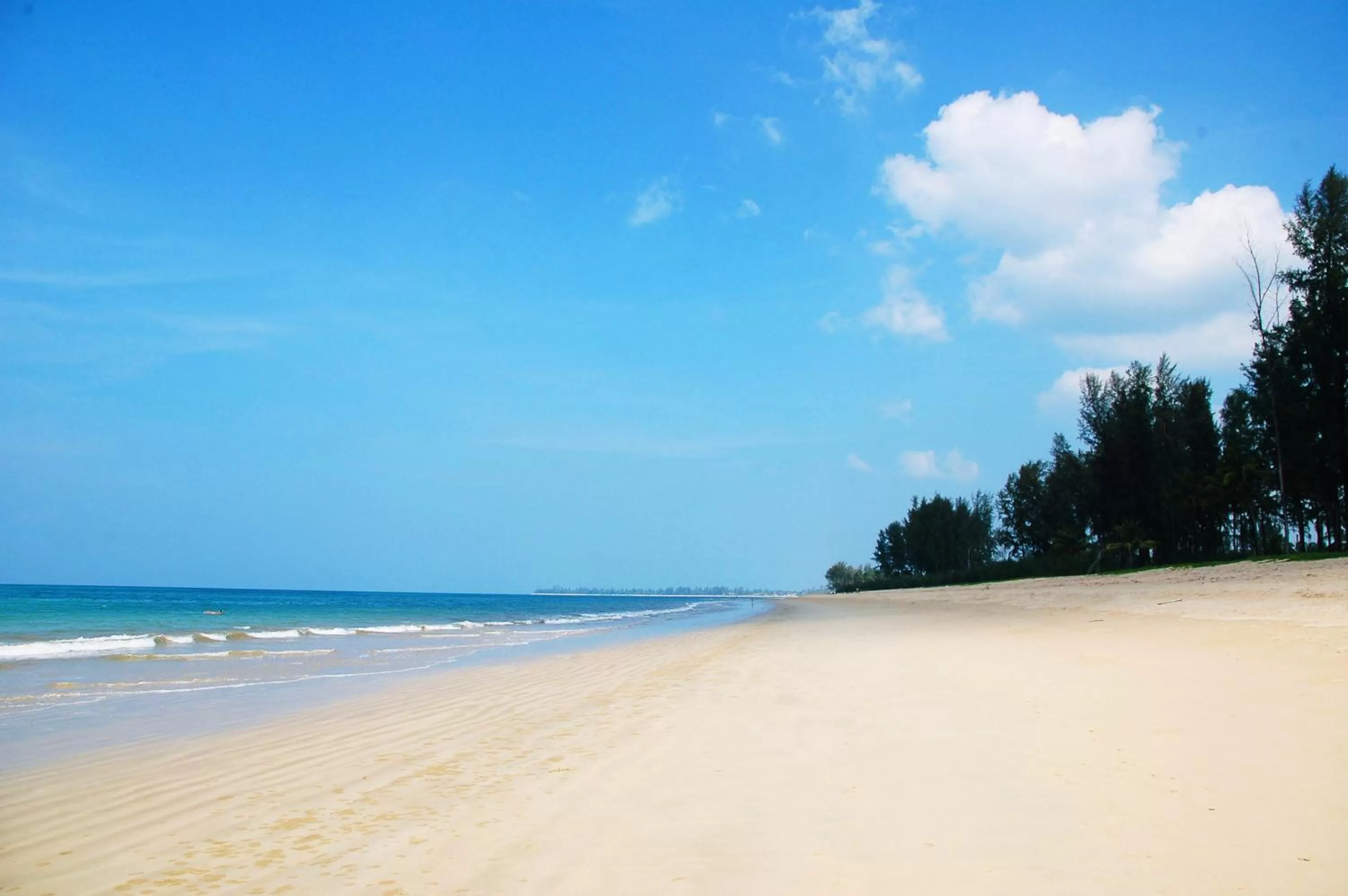 Beach in Khaolak Orchid Beach Resort - SHA Extra Plus