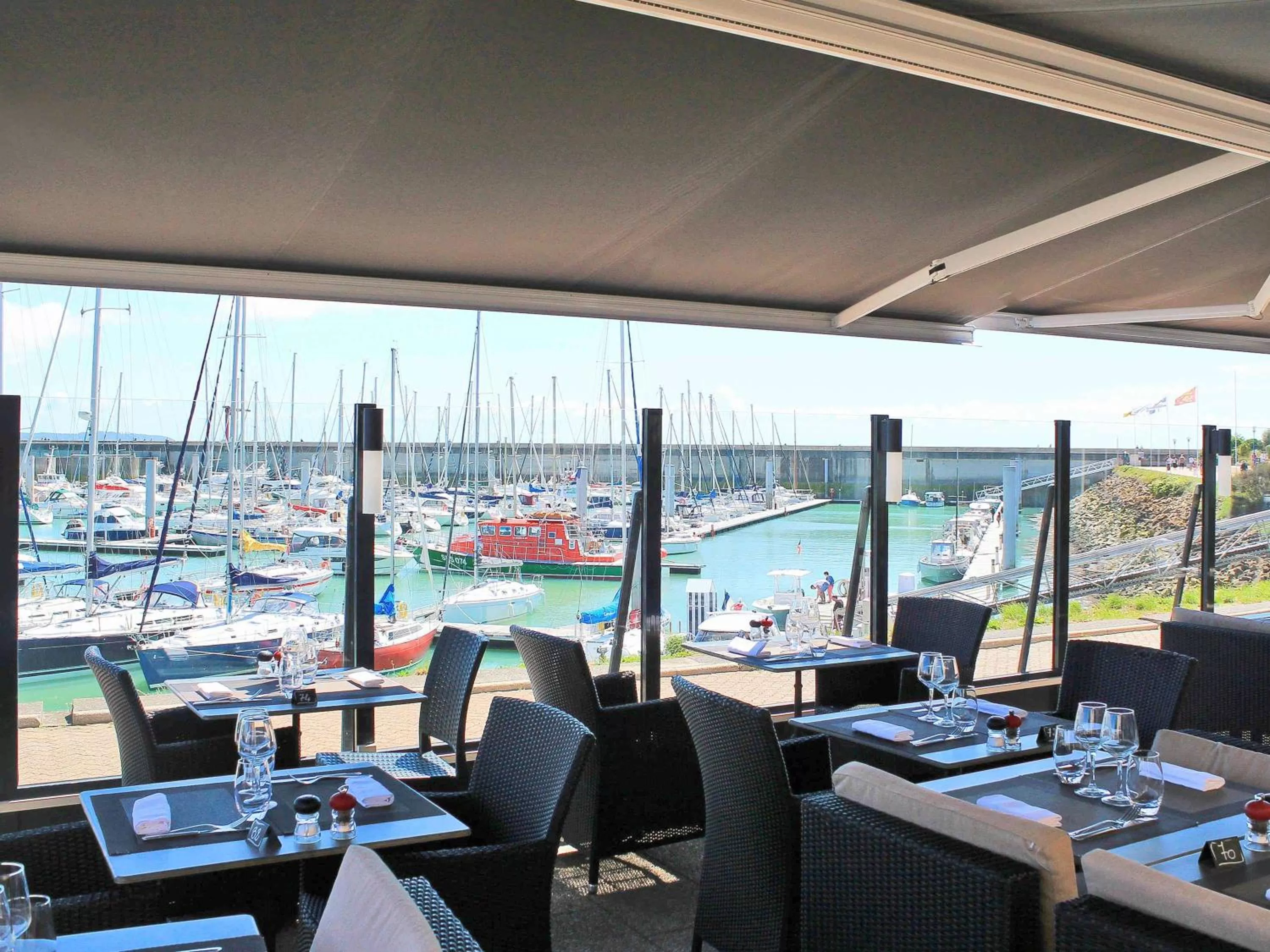 Restaurant/places to eat in ibis Granville Port De Plaisance