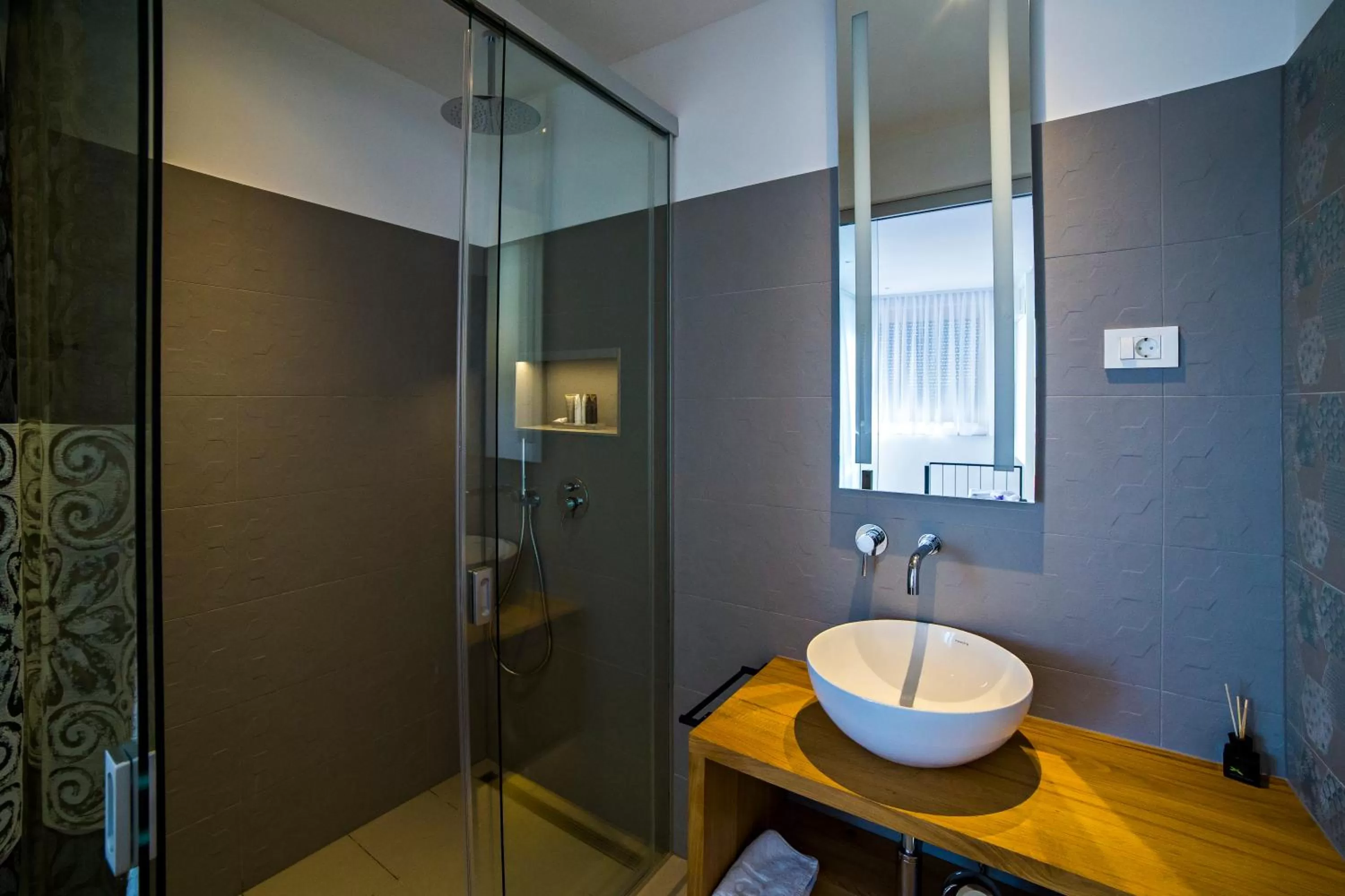 Bathroom in MEMENTO B&B Piran