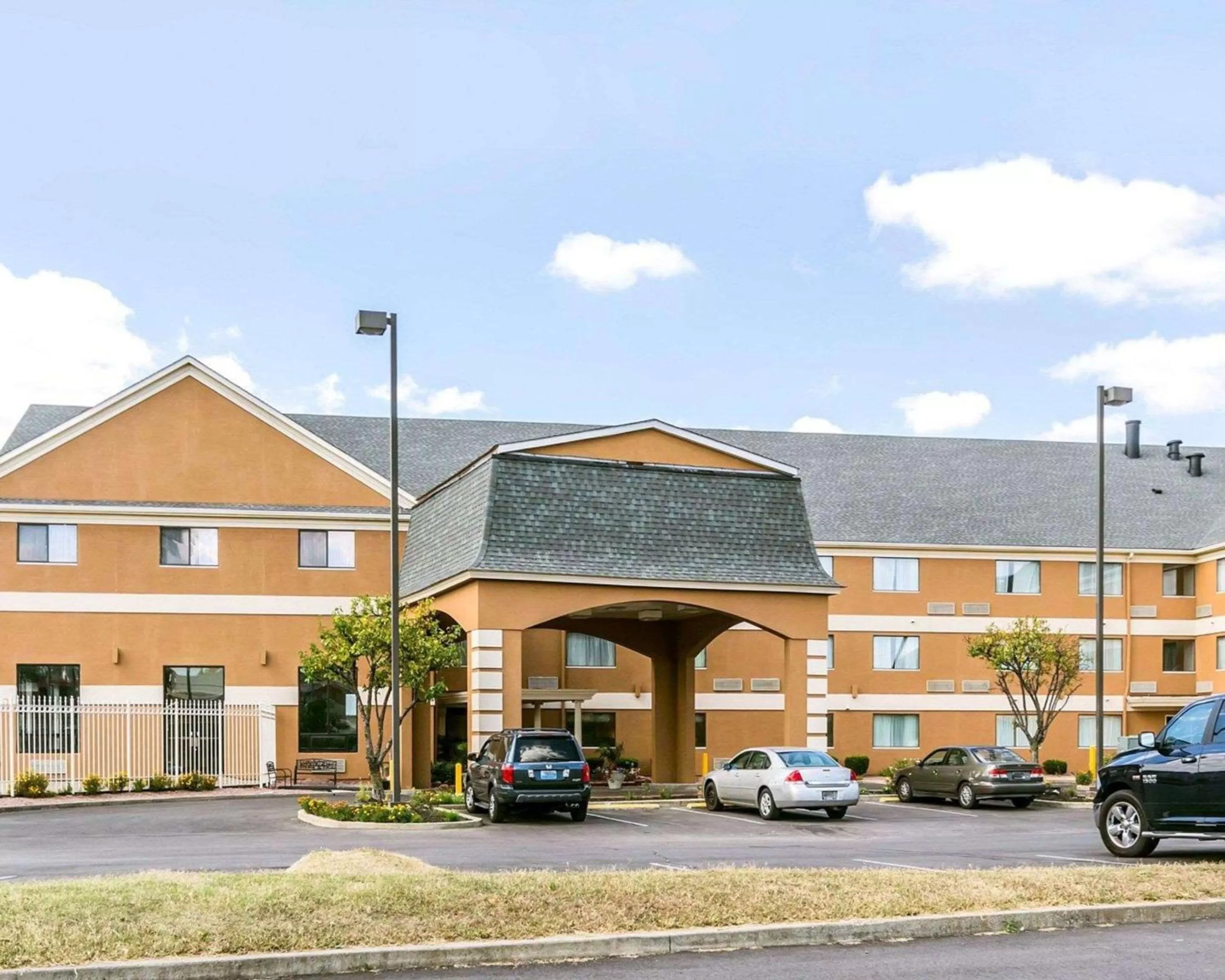 Property building in Quality Inn & Suites University-Airport