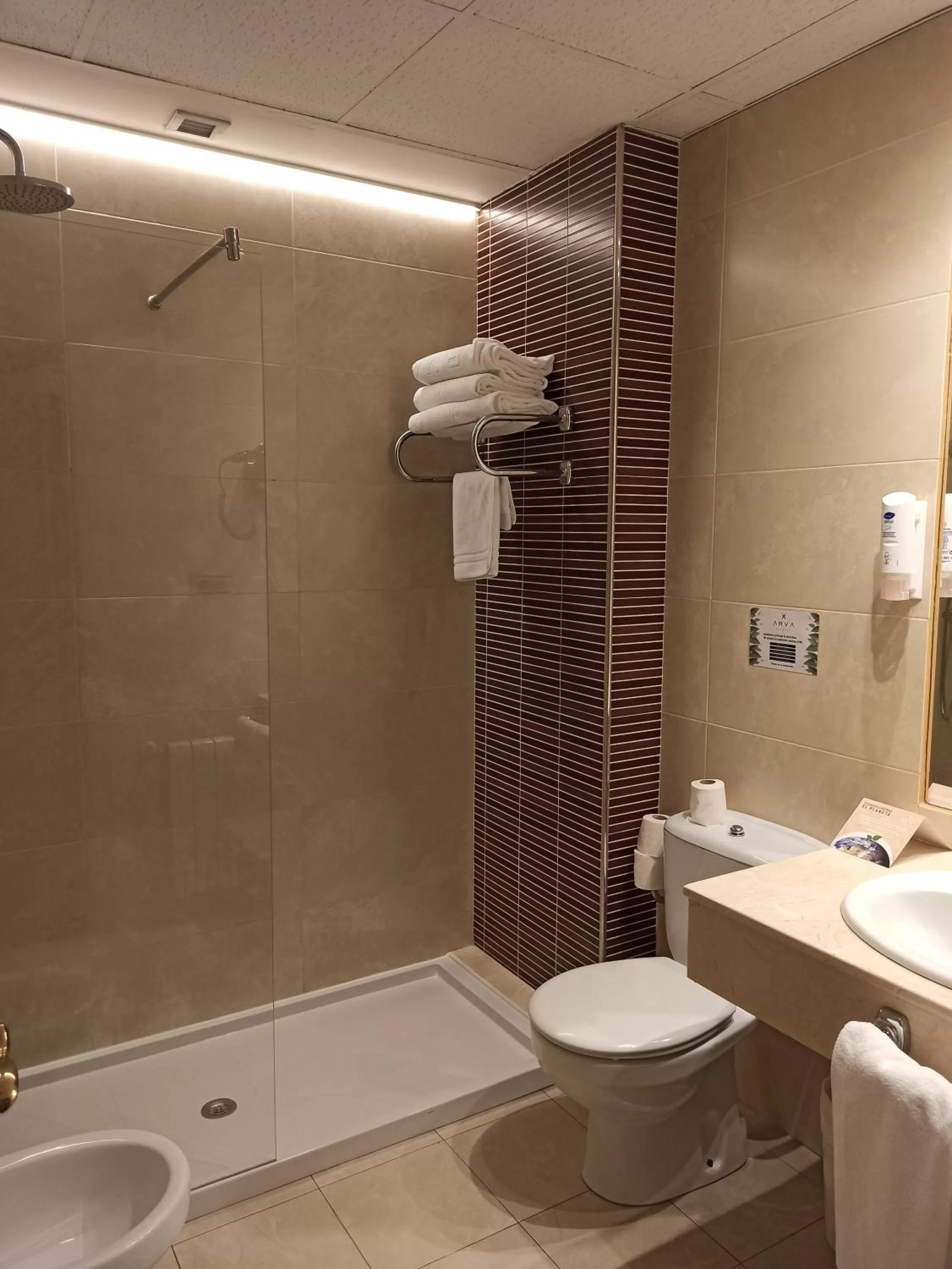 Shower in ARVA Spa París