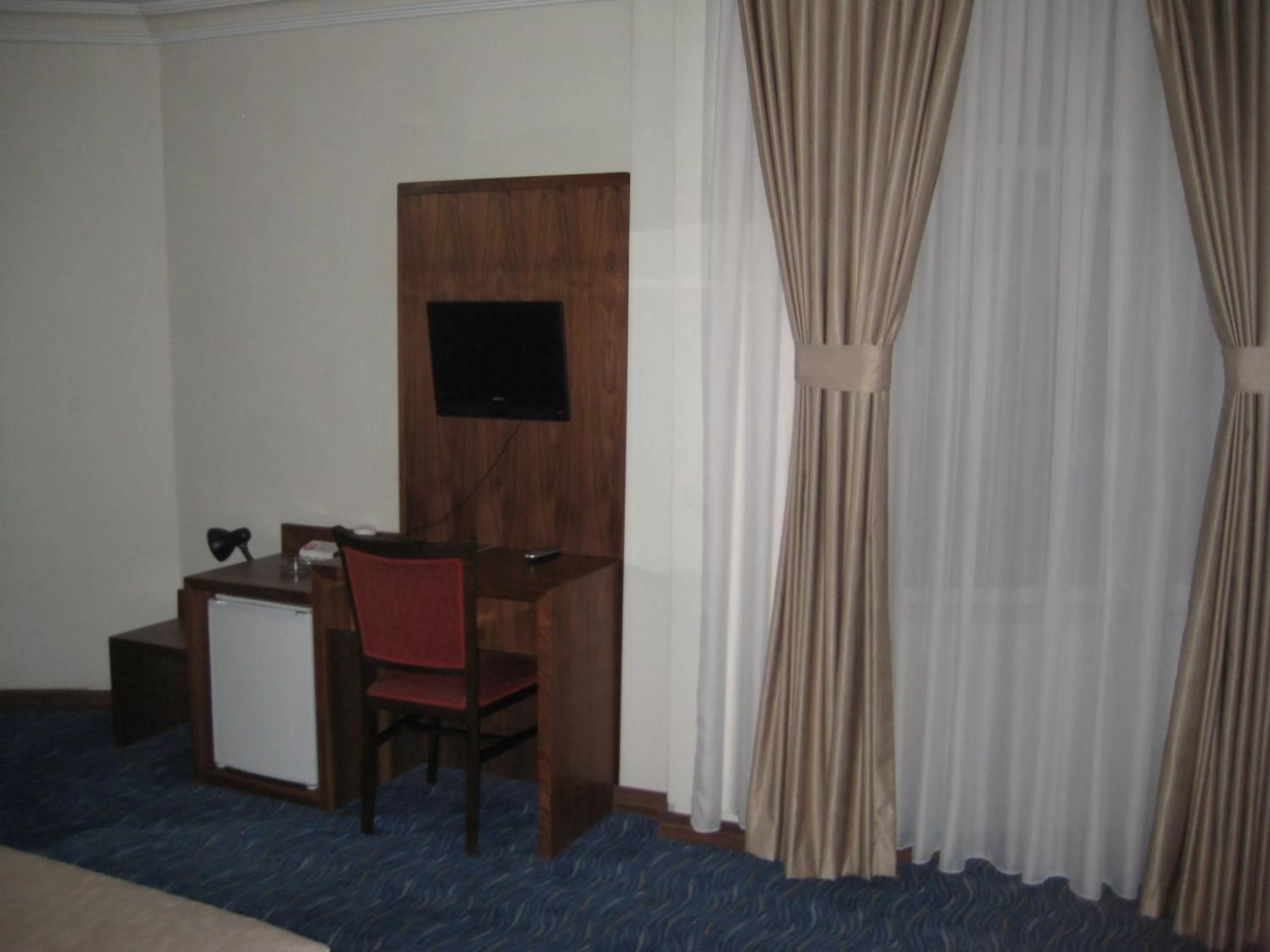 TV and multimedia, TV/Entertainment Center in Miroglu Hotel