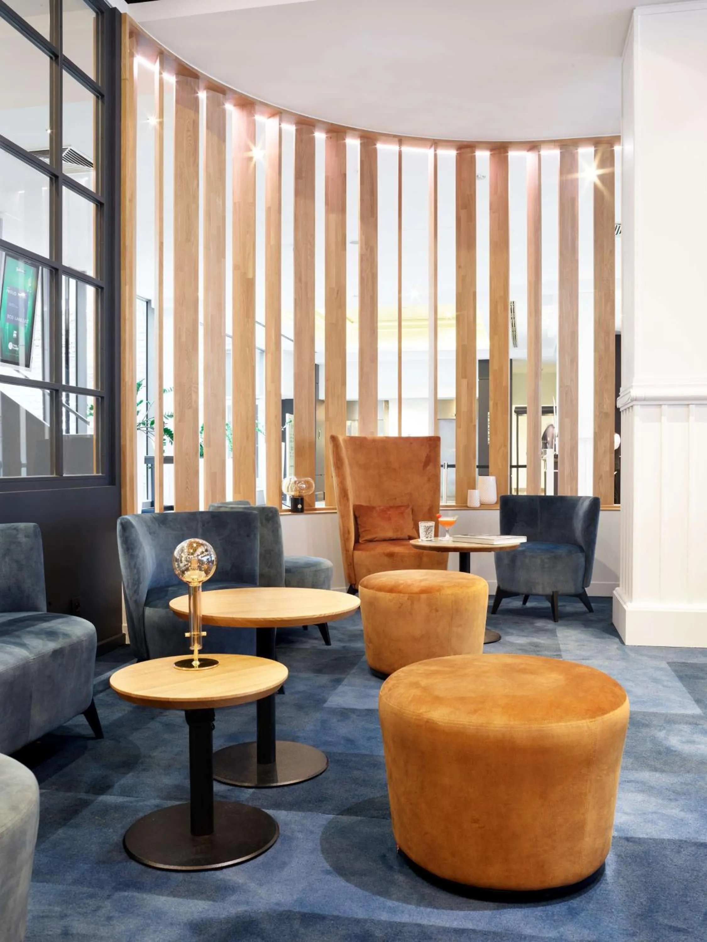 Living room, Lounge/Bar in Radisson BLU Palace Hotel, Spa