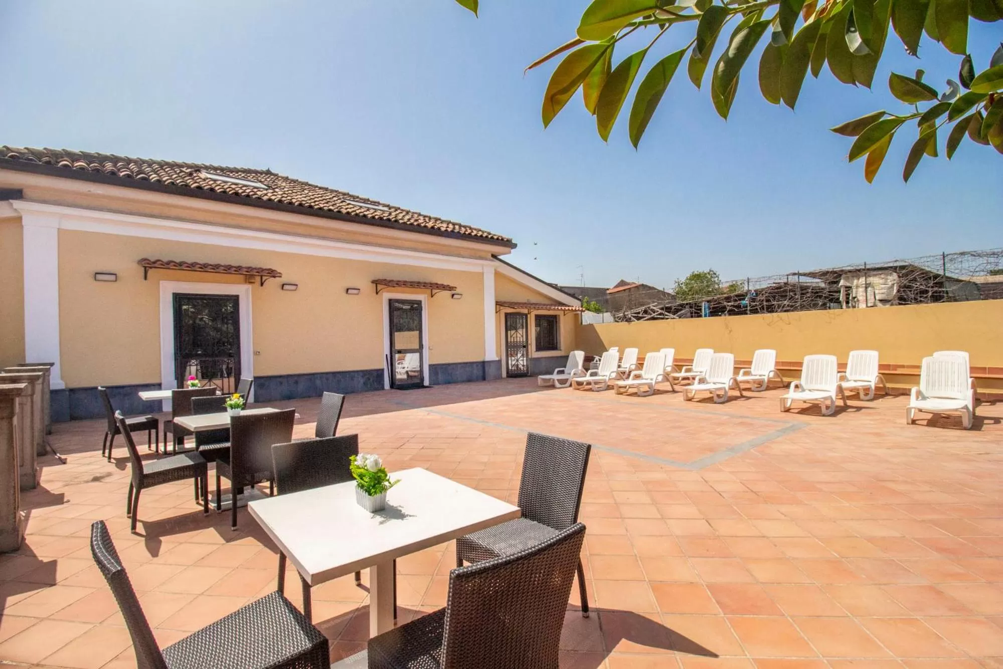 Royal Playa Suite and Apartament -private parking- self chek out