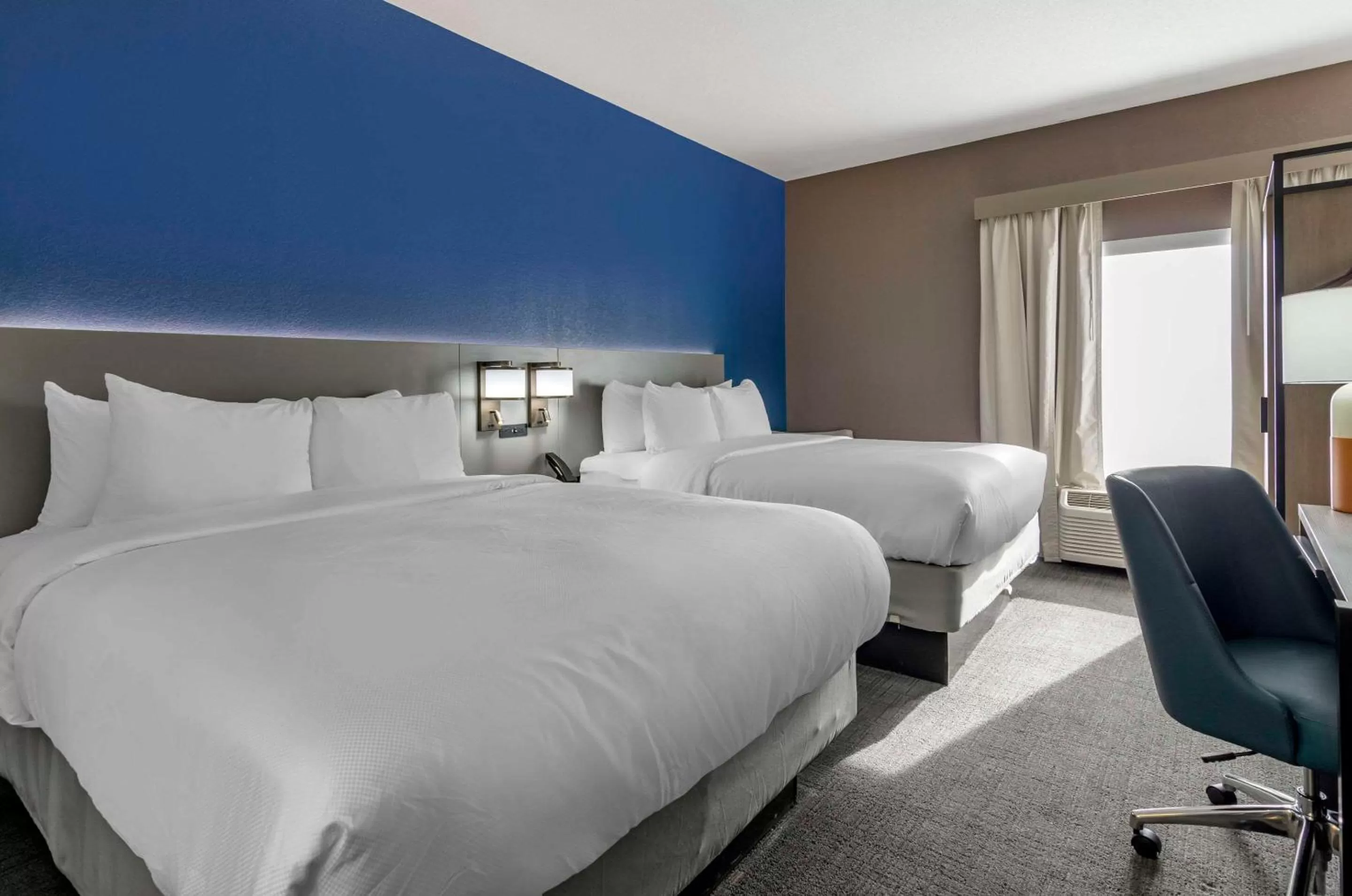 Bedroom, Bed in Comfort Inn Beckley