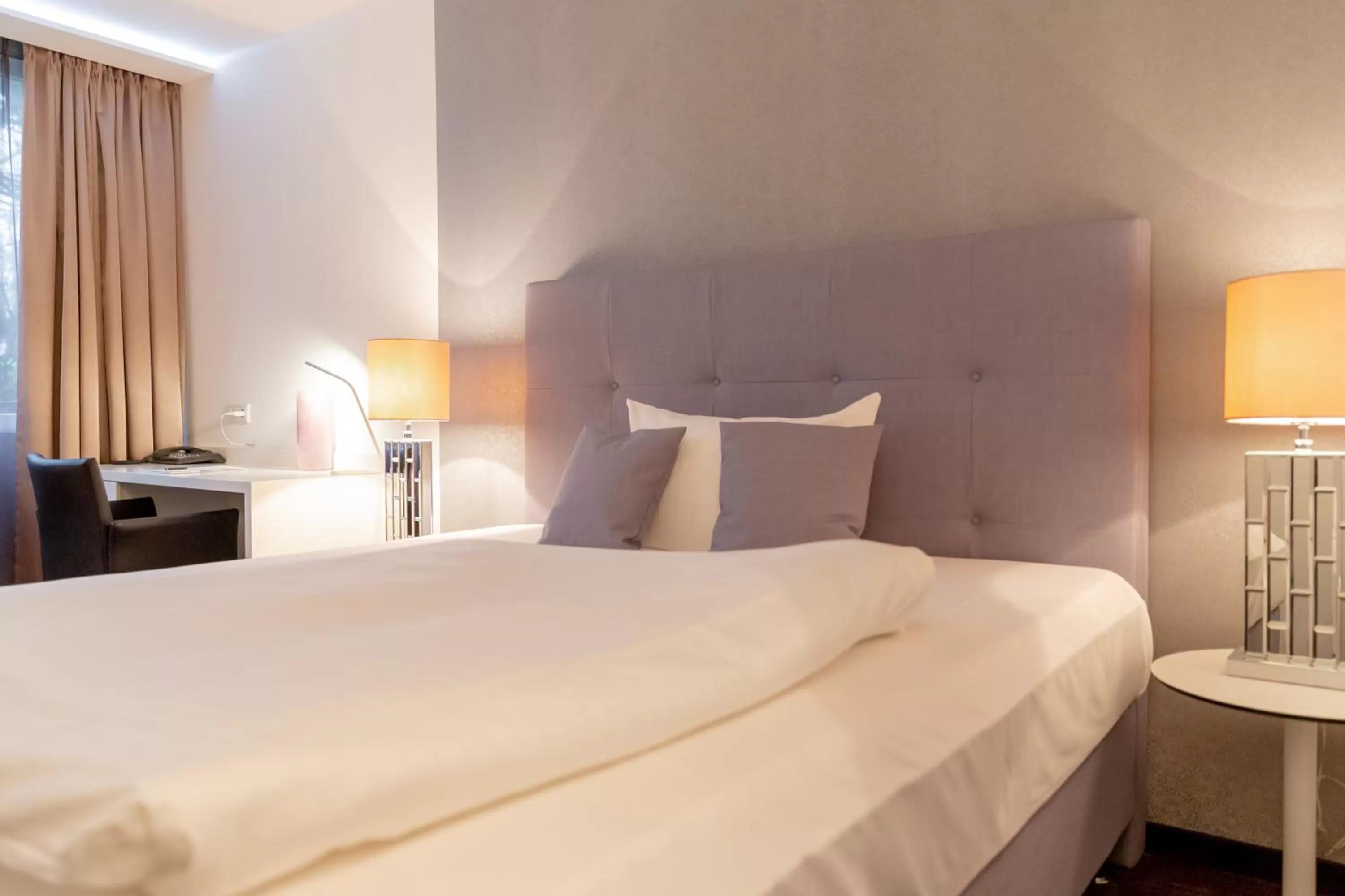 Photo of the whole room, Bed in Parkhotel FRITZ am Brunnen