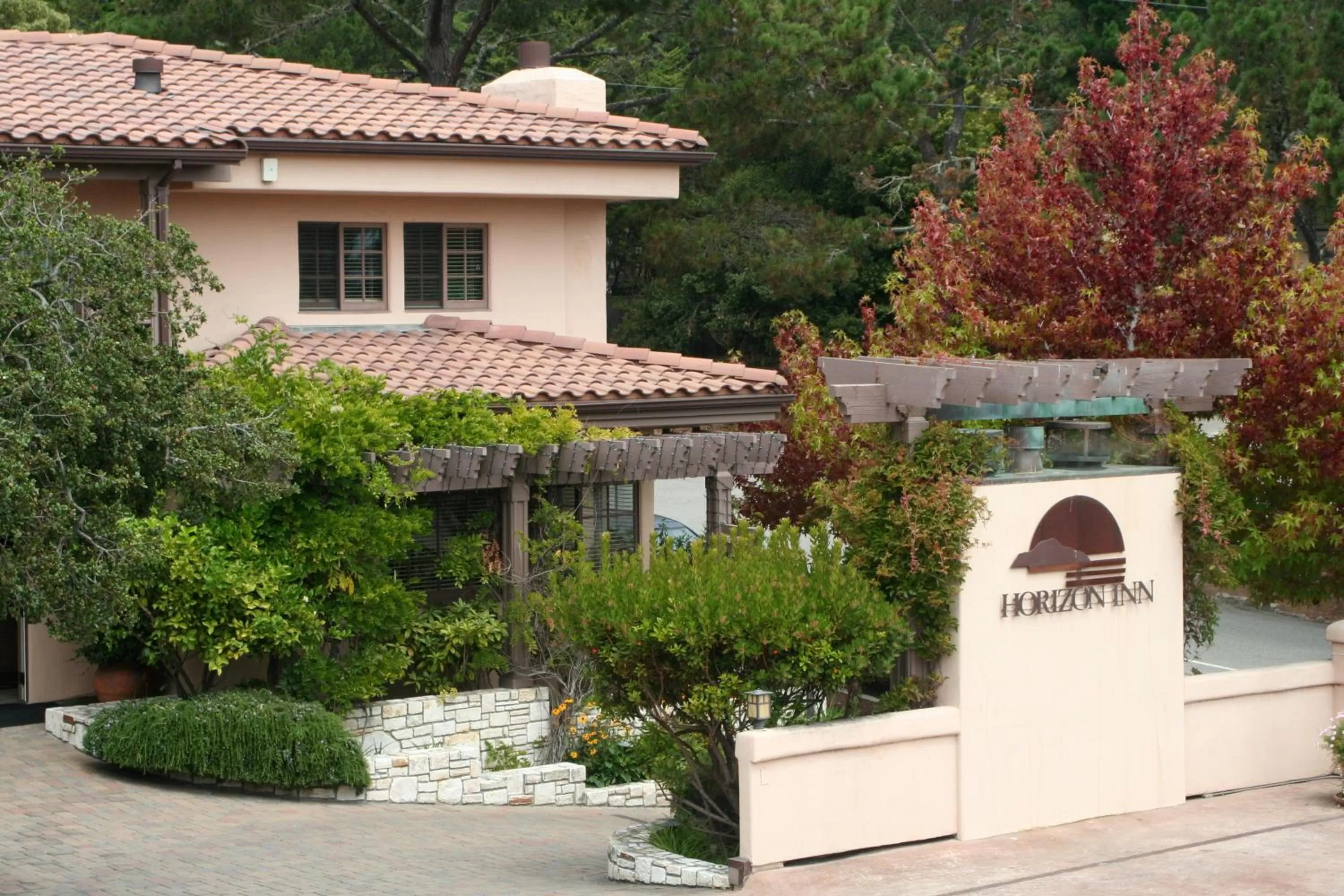 Facade/entrance in Horizon Inn & Ocean View Lodge