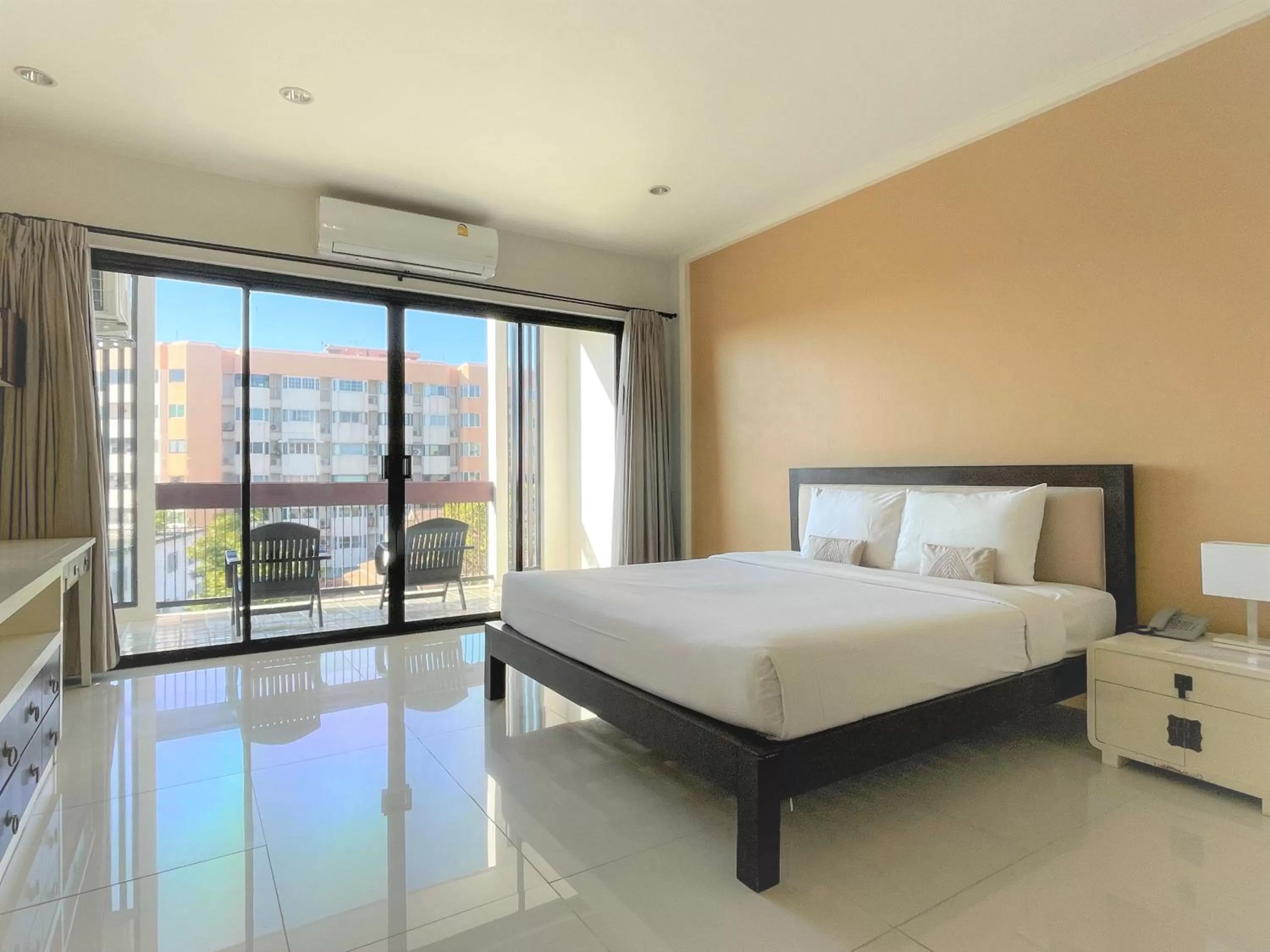 Photo of the whole room, Bed in The Empire Nimman