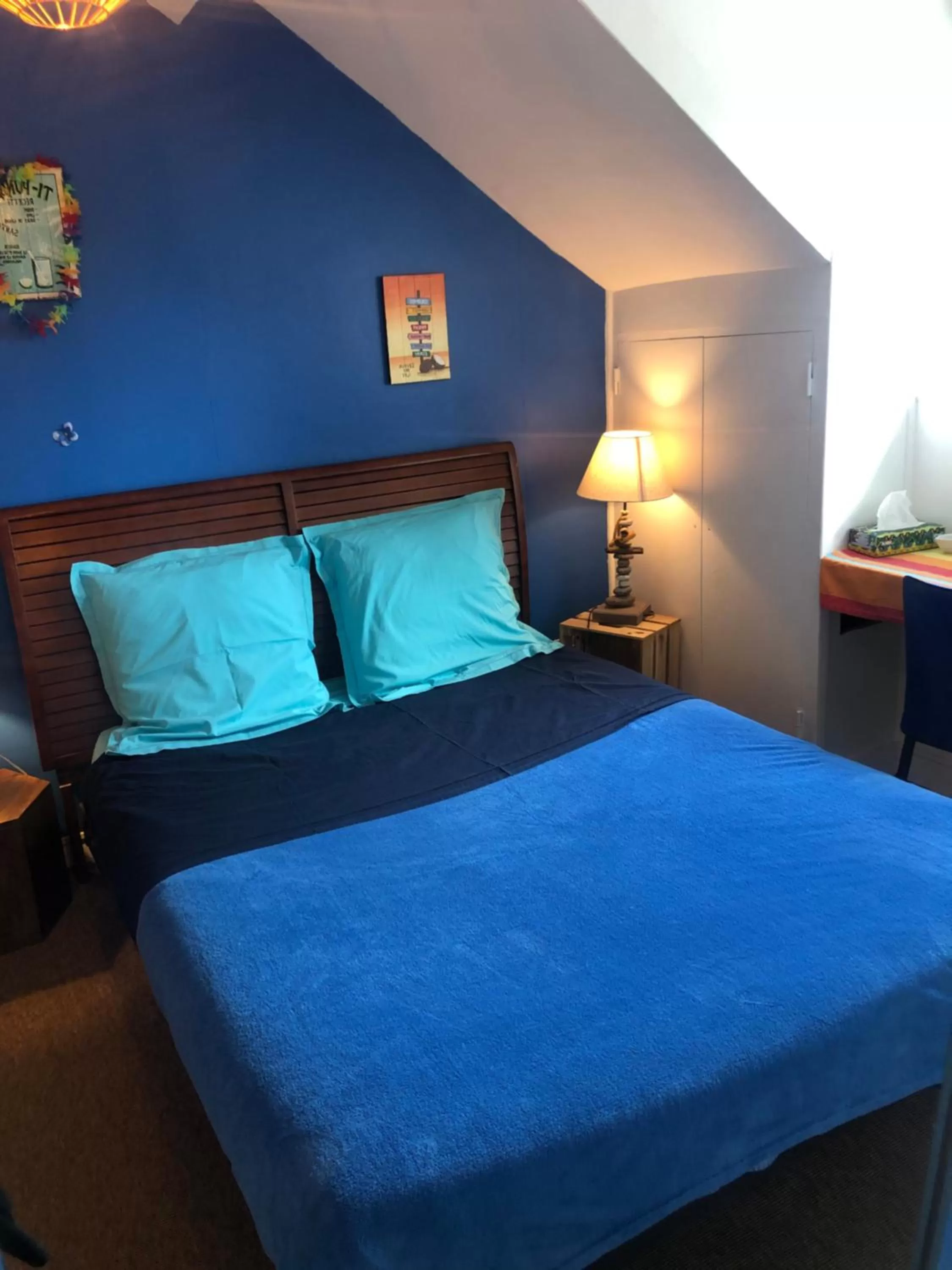 Bed in Villa Eugénie Melun