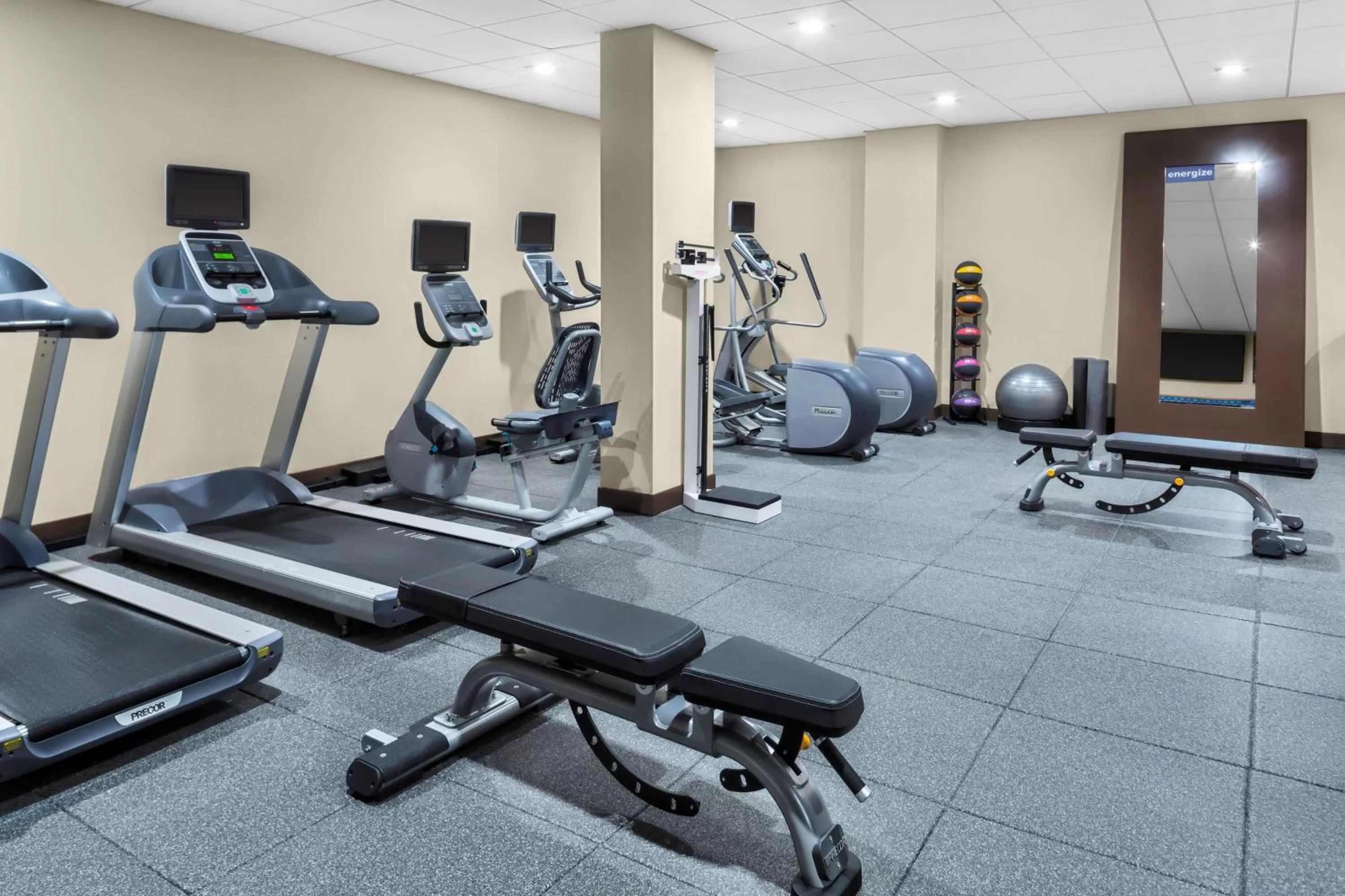 Fitness centre/facilities in Hampton Inn & Suites Los Angeles/Hollywood, CA
