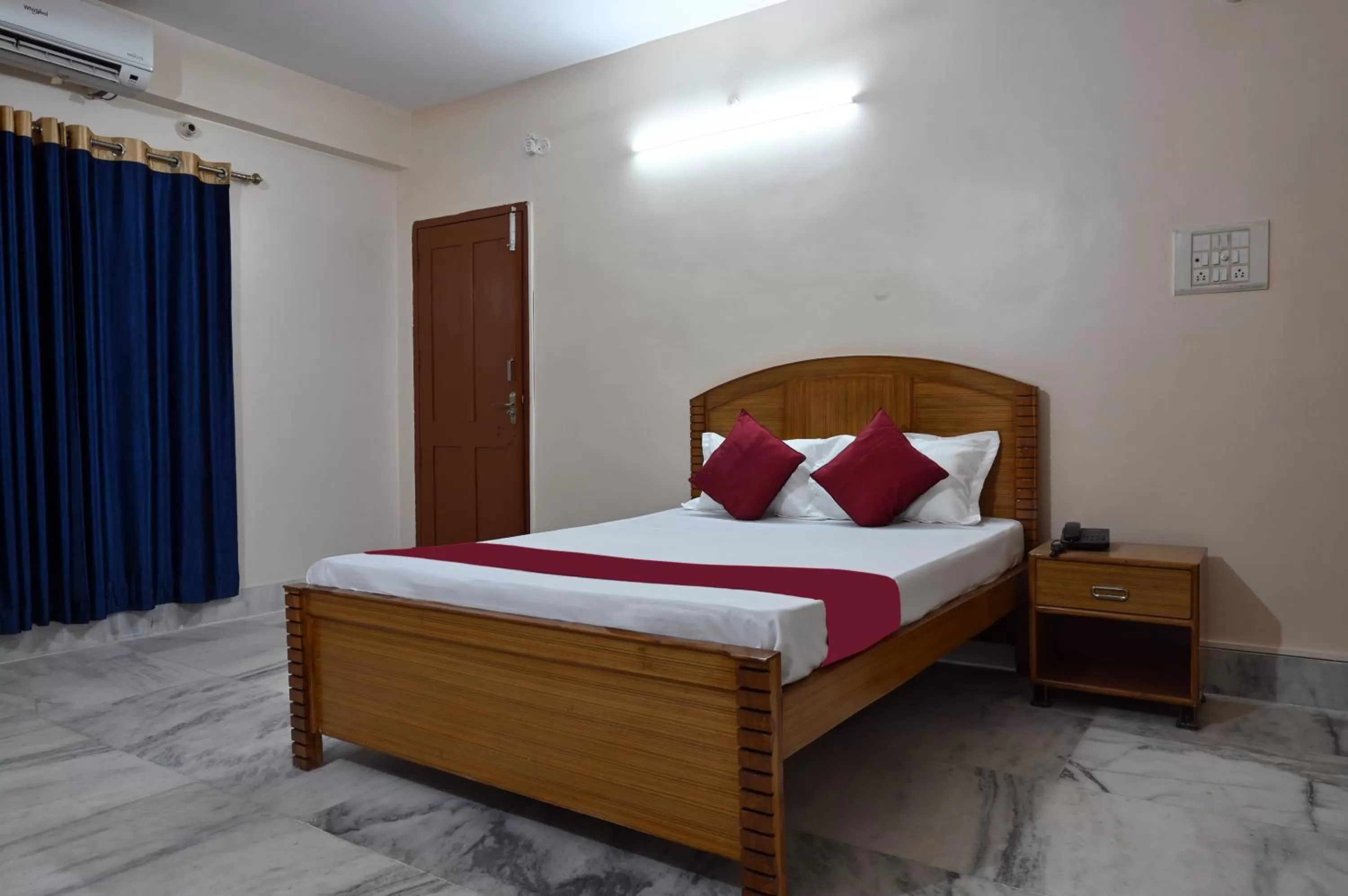 Photo of the whole room in The Clovers Inn Boring Road