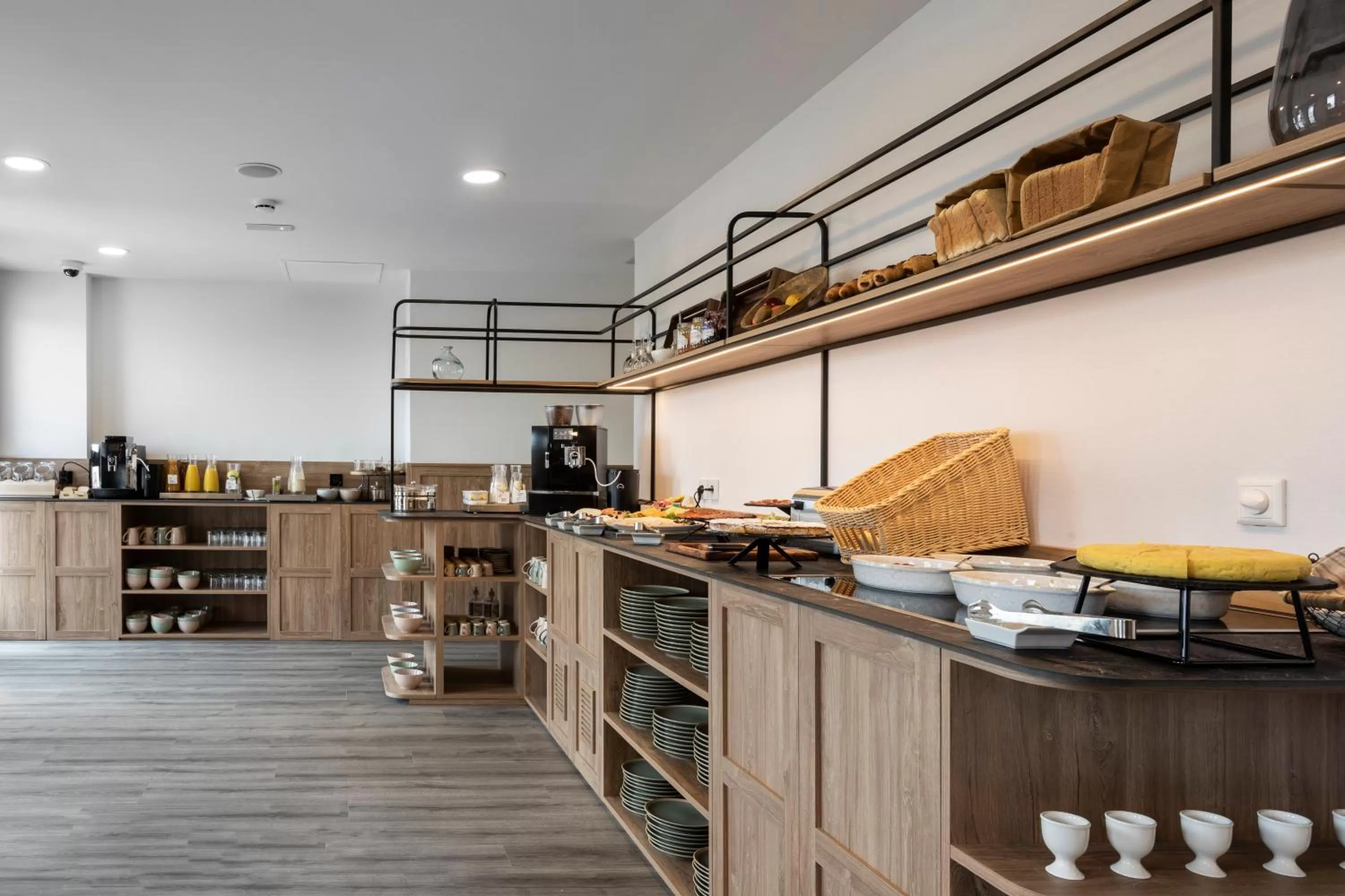 Buffet breakfast in Petit Palace Vargas