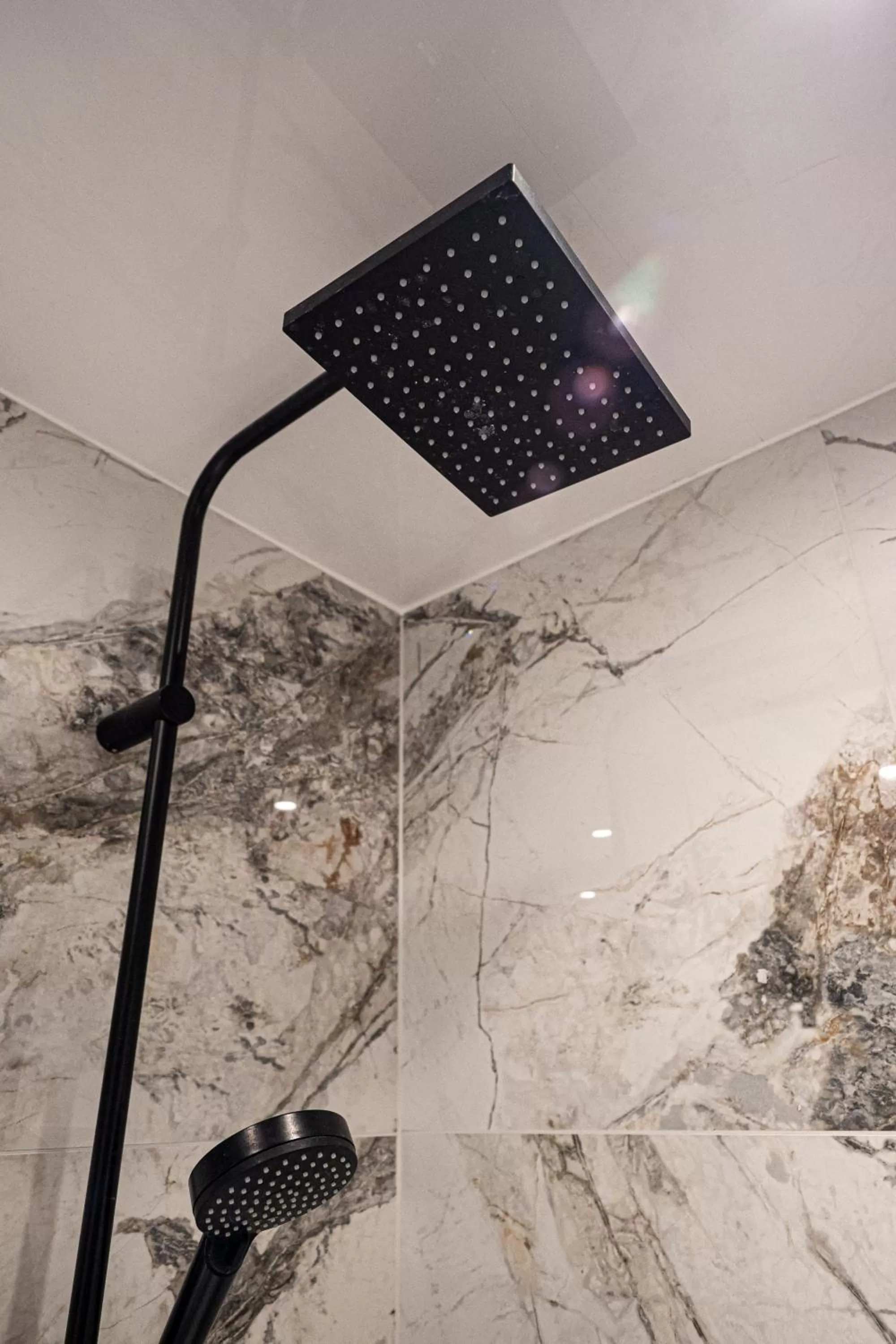 Shower in Hyde Park Green