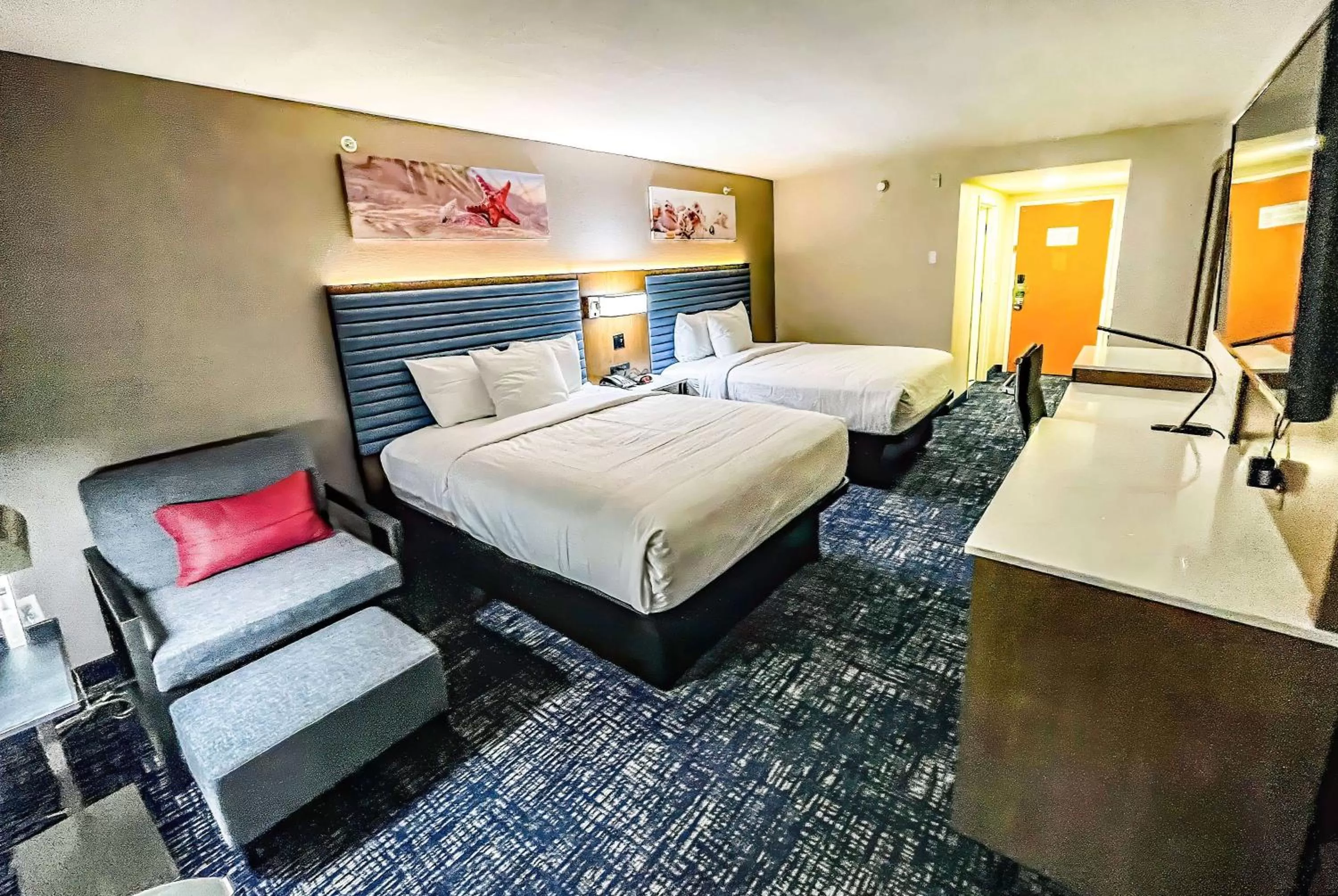 Photo of the whole room, Bed in Wingate by Wyndham Panama City Area Lynn Haven