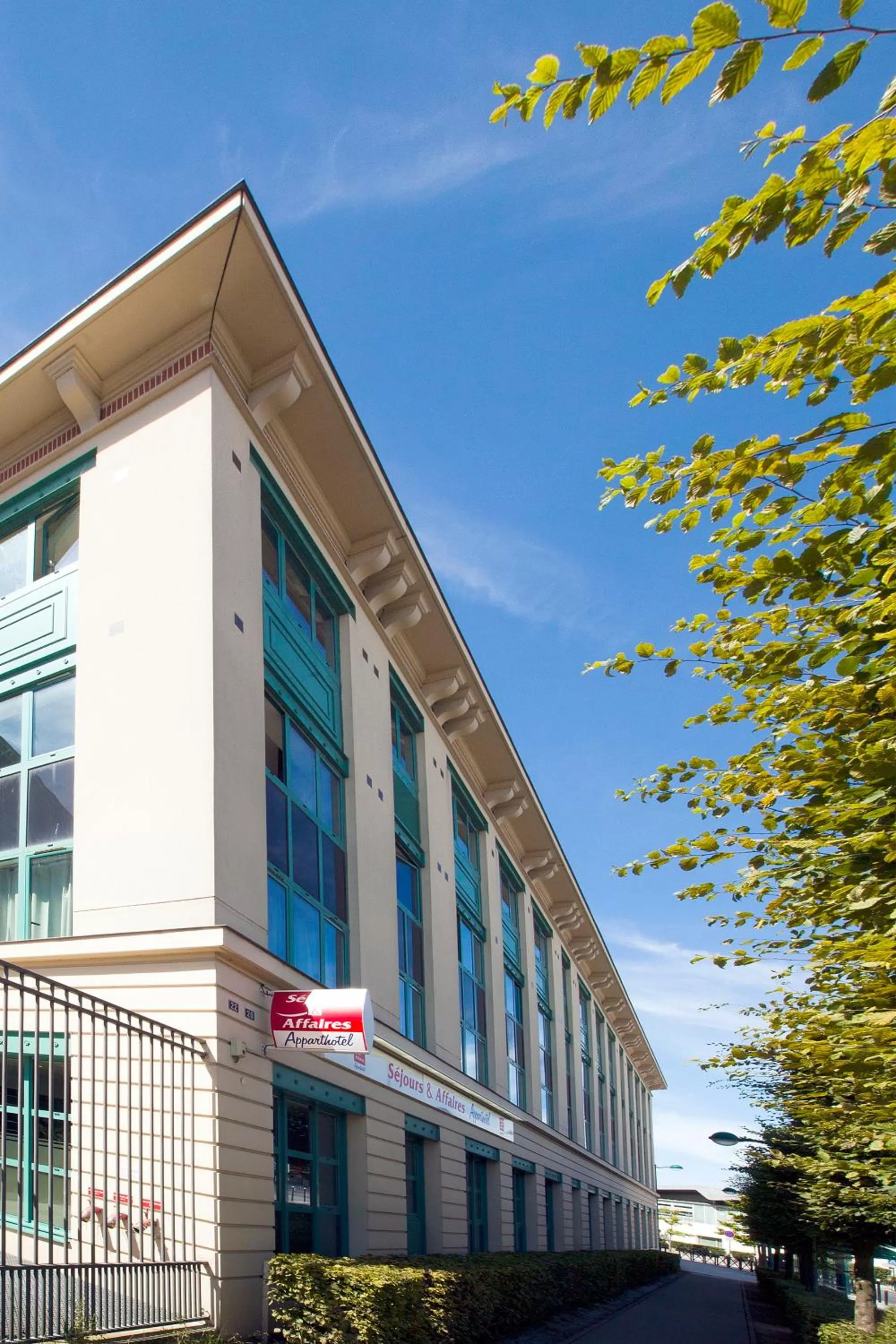 Facade/entrance in Séjours & Affaires Serris Rive Gauche