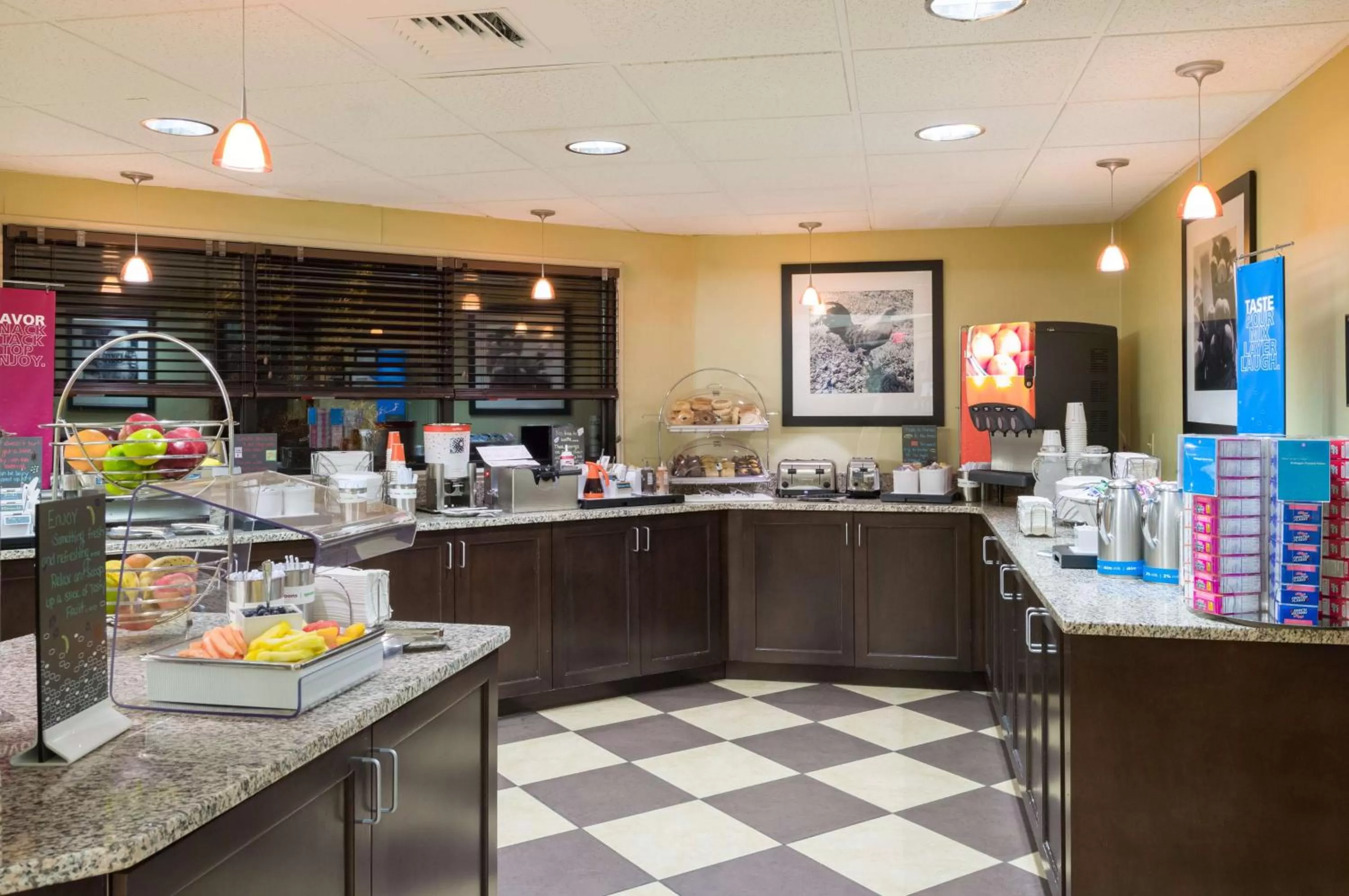 Breakfast, Restaurant/Places to Eat in Hampton Inn Carlisle