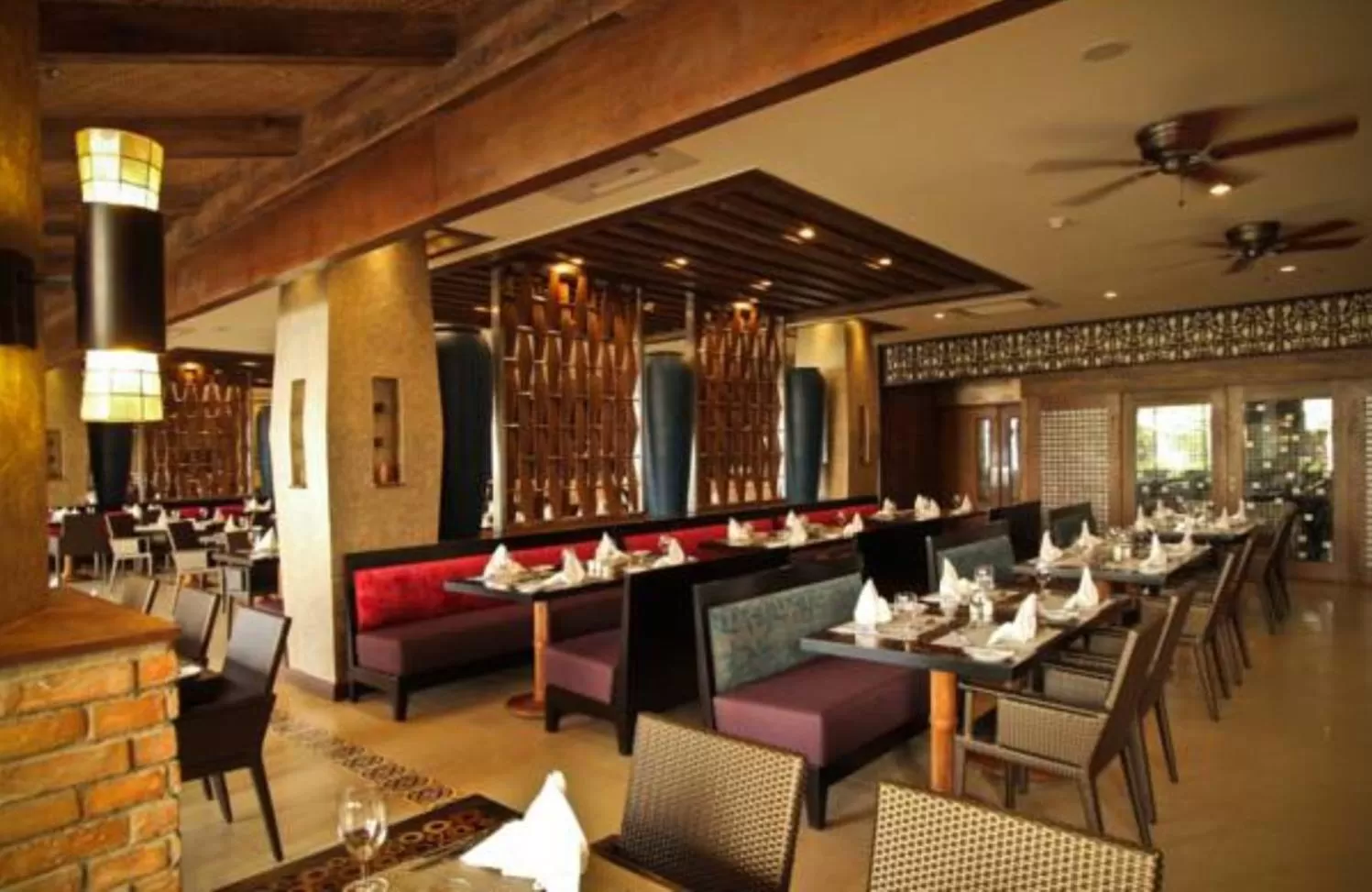 Restaurant/places to eat in The Bellevue Resort