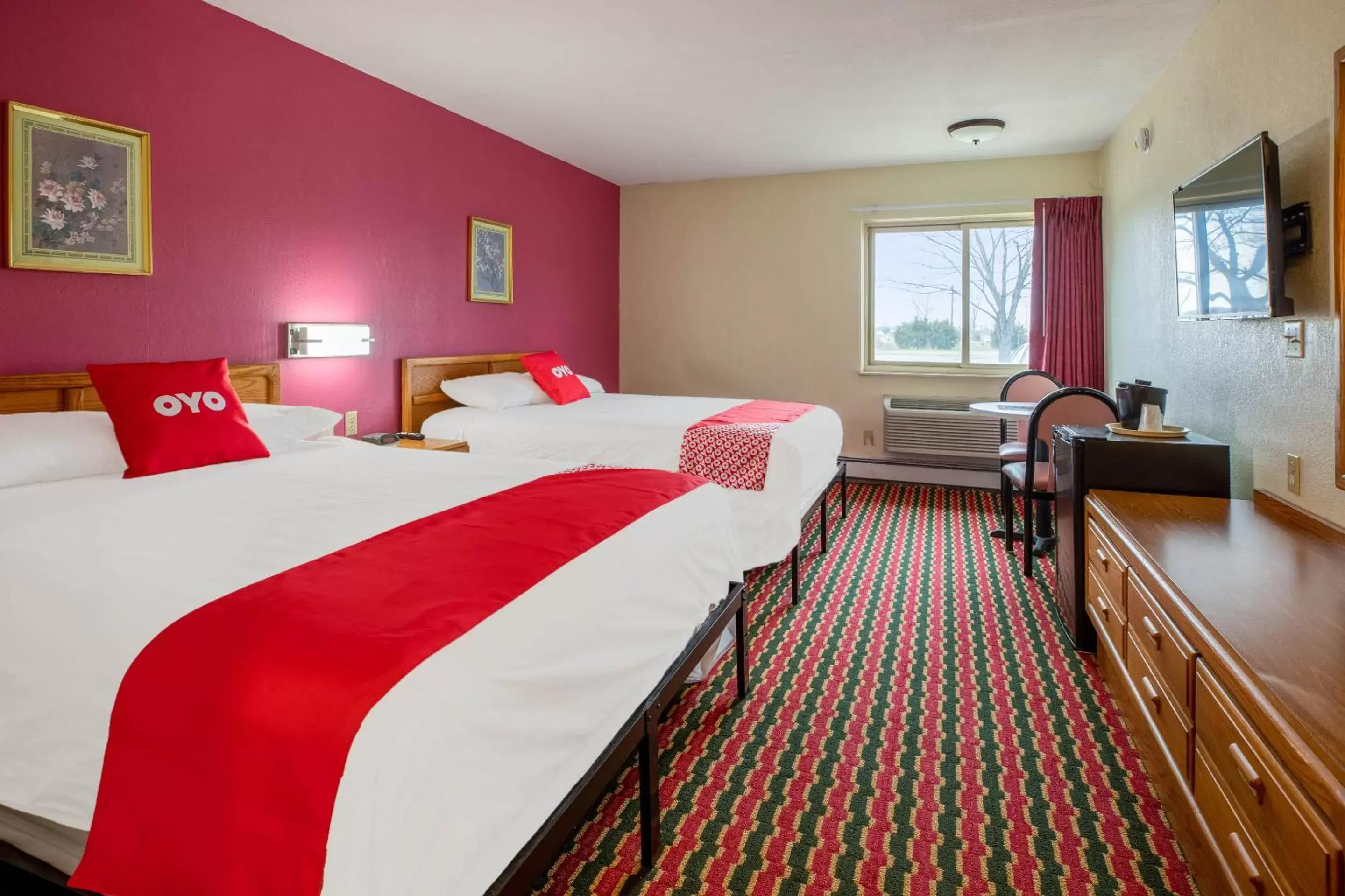 Queen Room with Two Queen Beds - Disability Access in OYO Hotel Chesaning Route 52 & Hwy 57 Queen Room with Two Queen Beds - Disability Access in OYO Hotel Chesaning Route 52 & Hwy 57