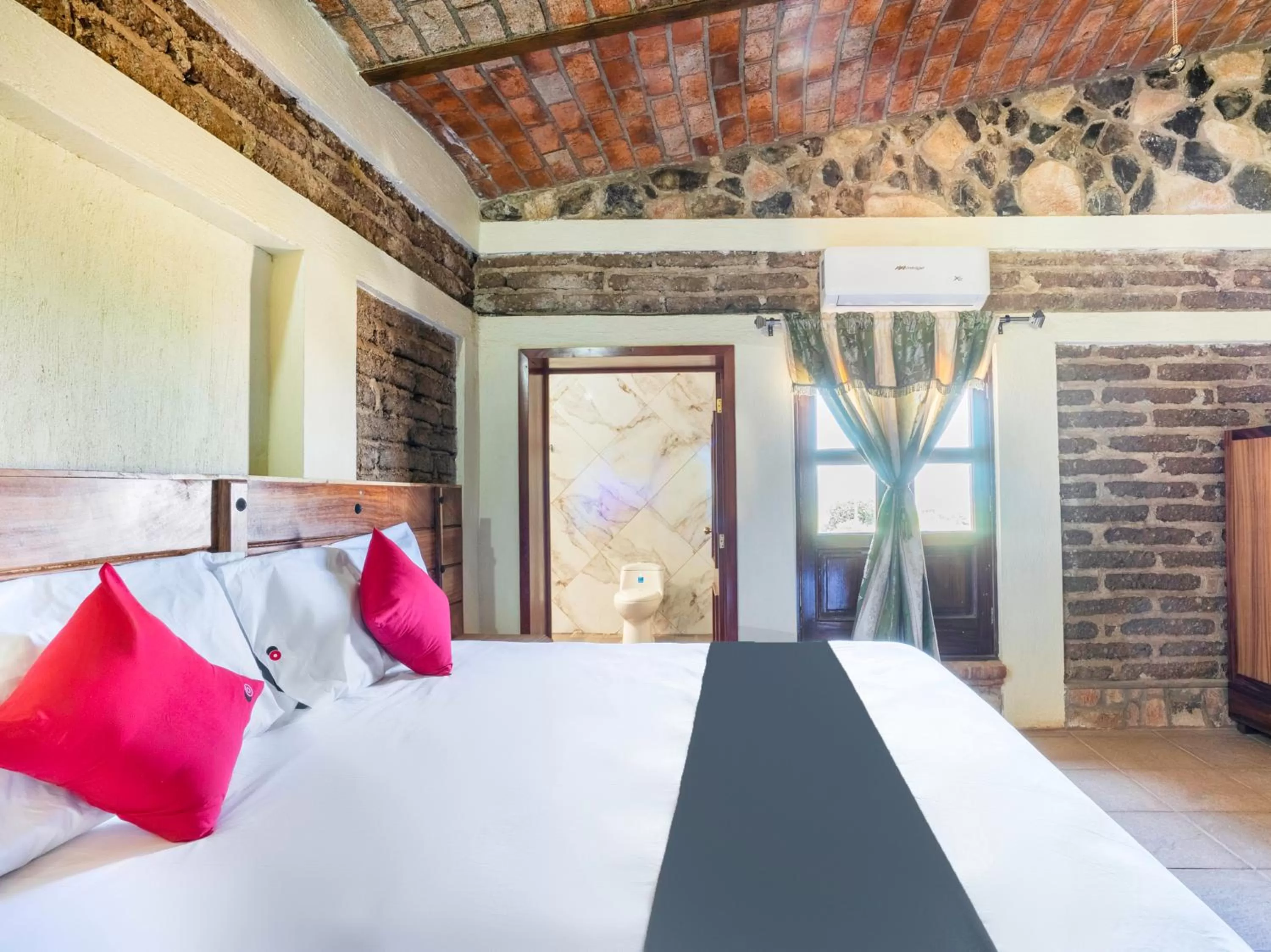 Bedroom, Bed in Collection O Hotel Monte Agave