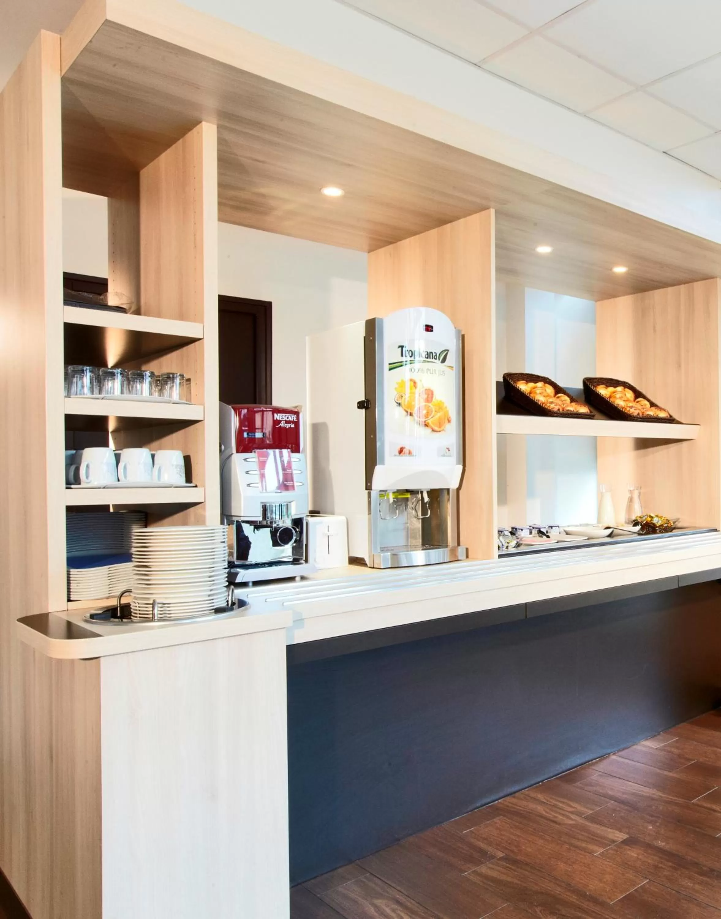 Restaurant/places to eat in Kyriad Viry-Chatillon