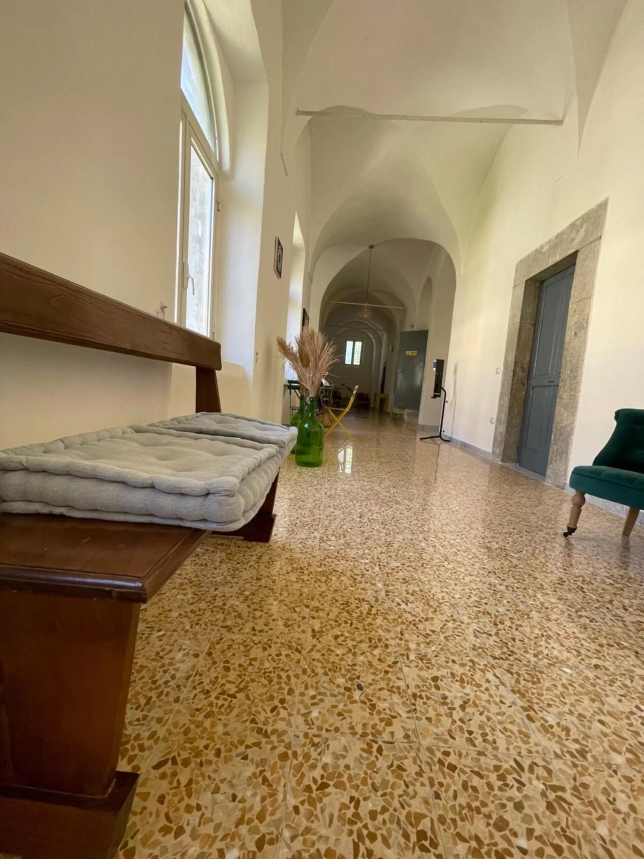 Decorative detail in Il Chiostro