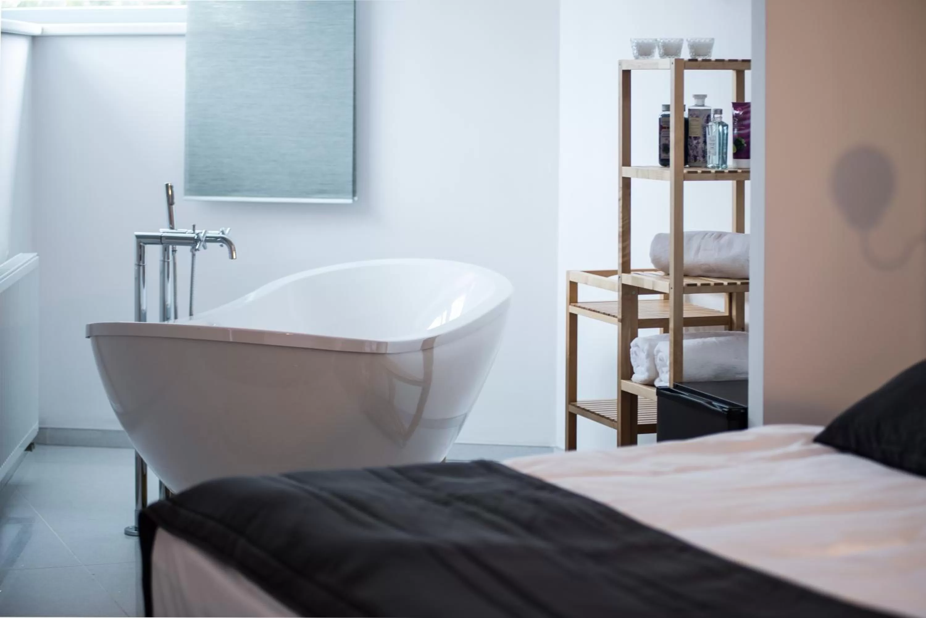 Bathroom, Bed in Hotel Koruna